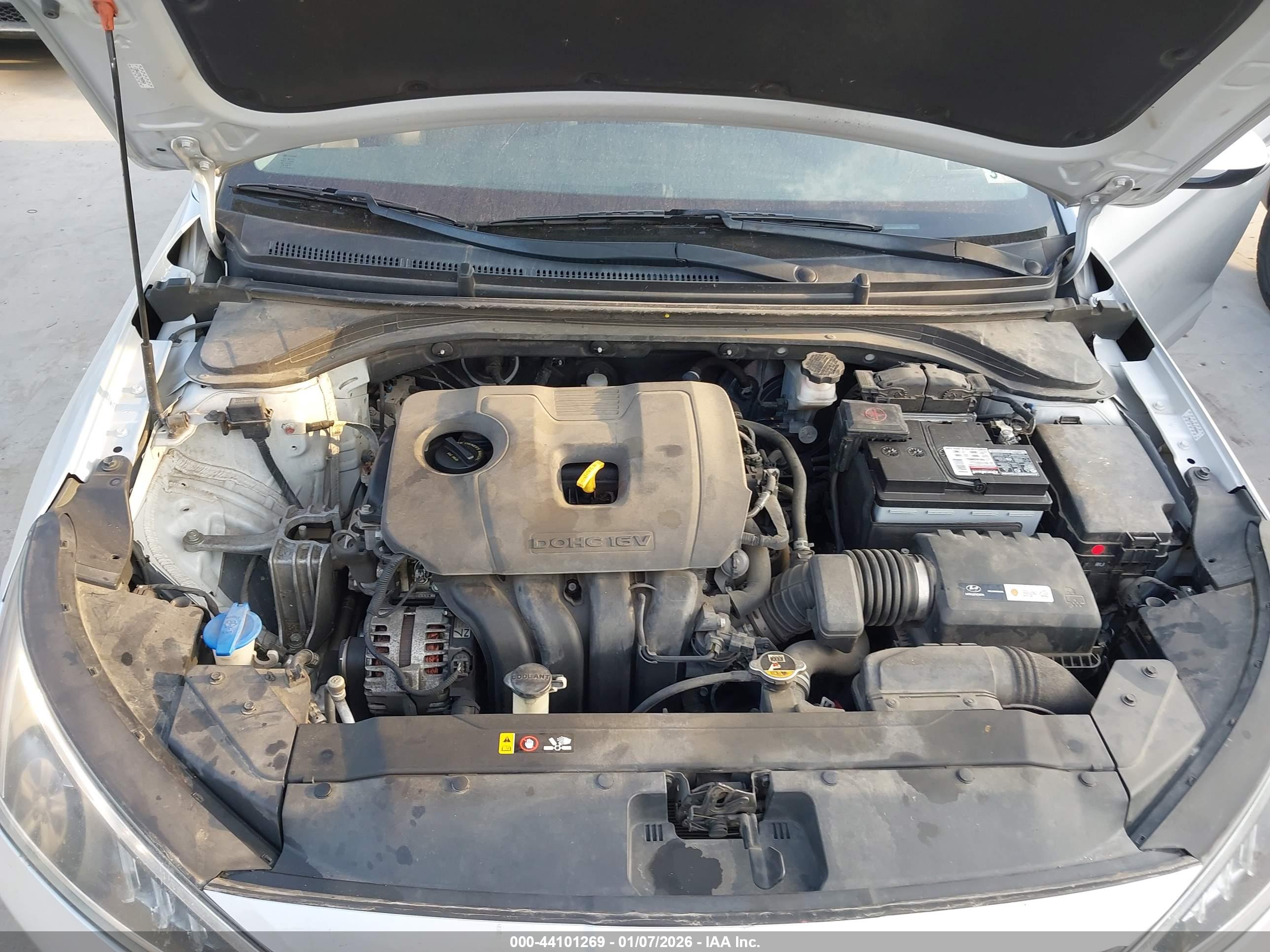 HYUNDAI ELANTRA image 10