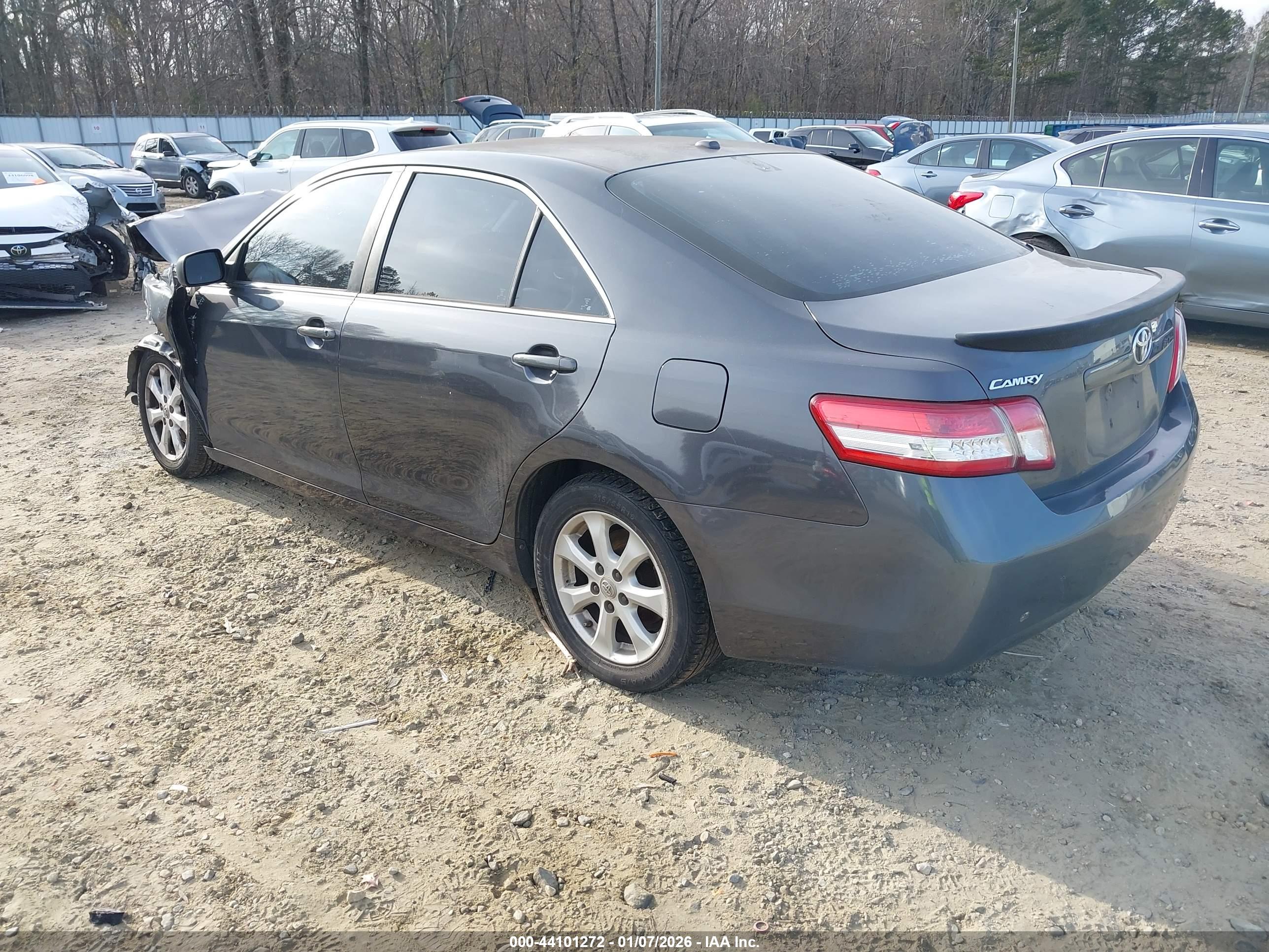 TOYOTA CAMRY image 3