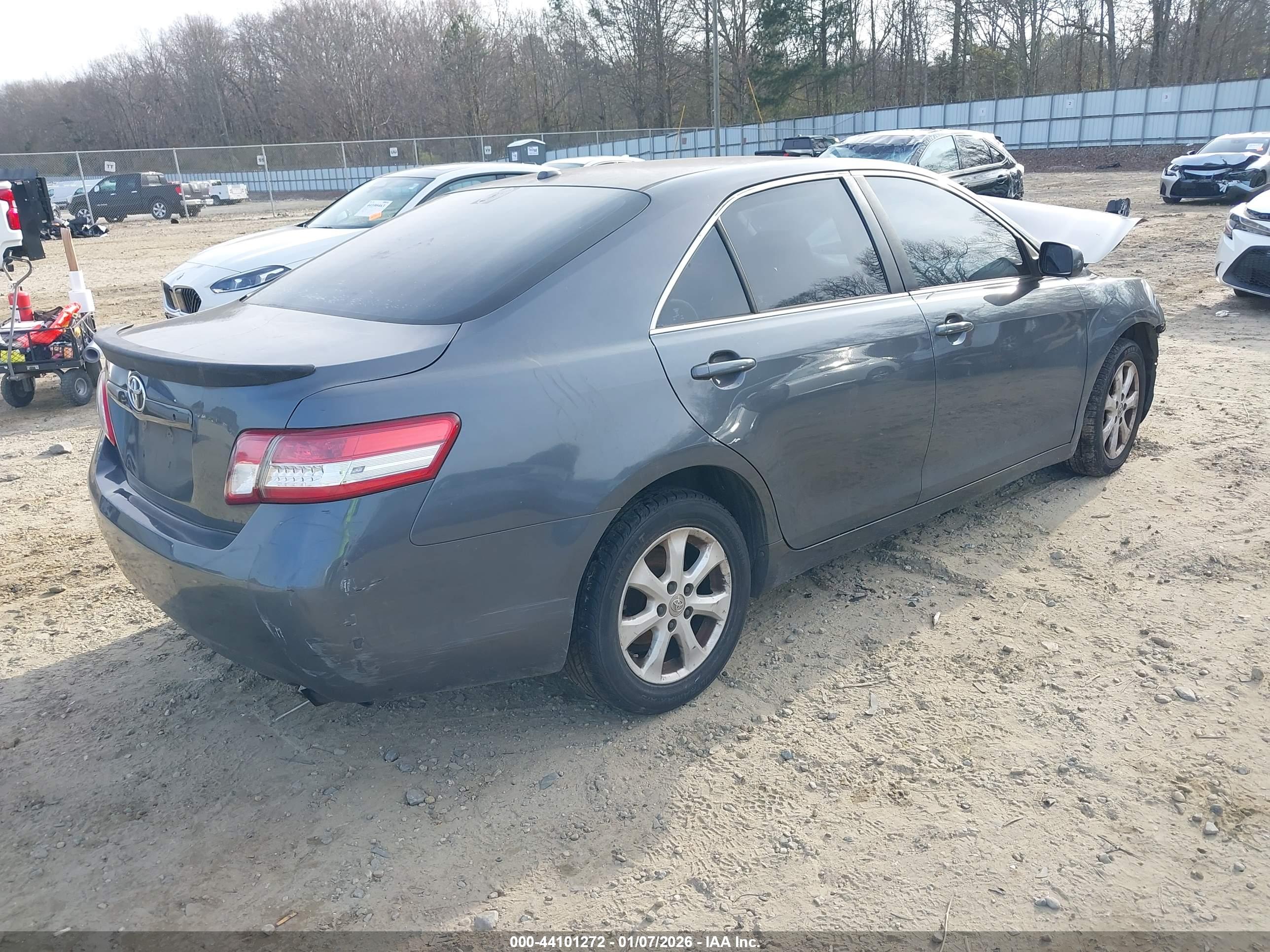 TOYOTA CAMRY image 4