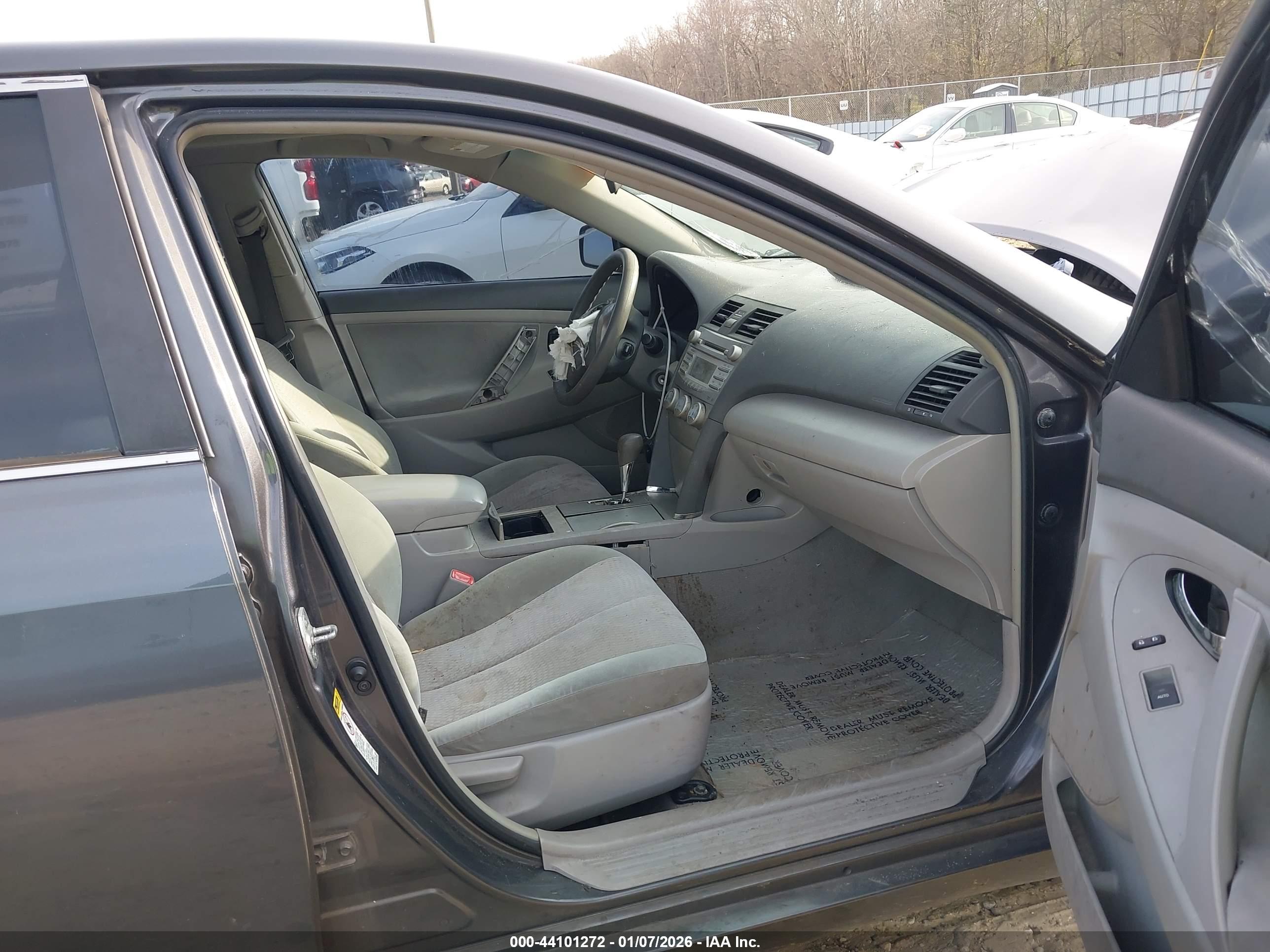TOYOTA CAMRY image 5