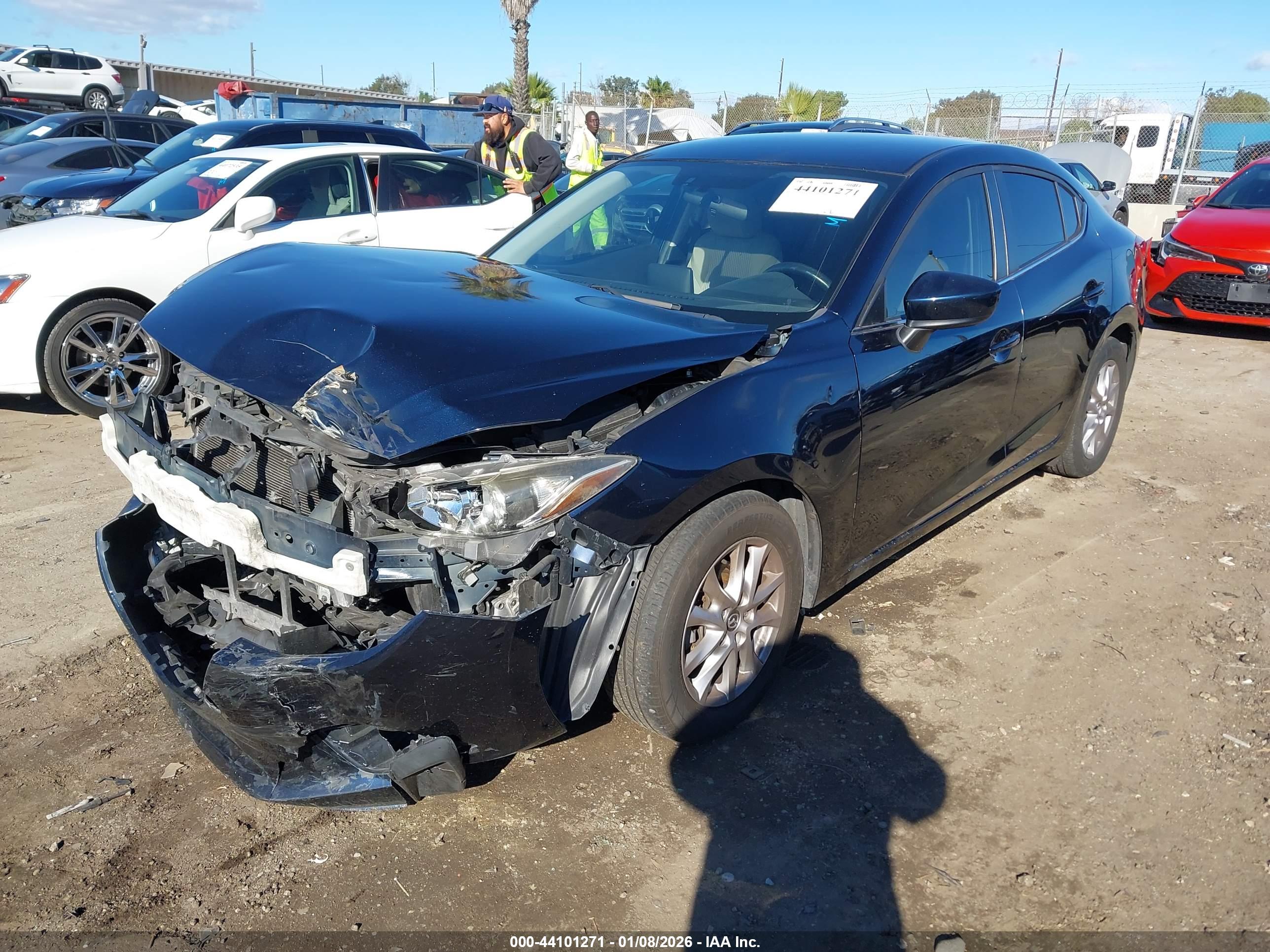 MAZDA MAZDA3 image 2
