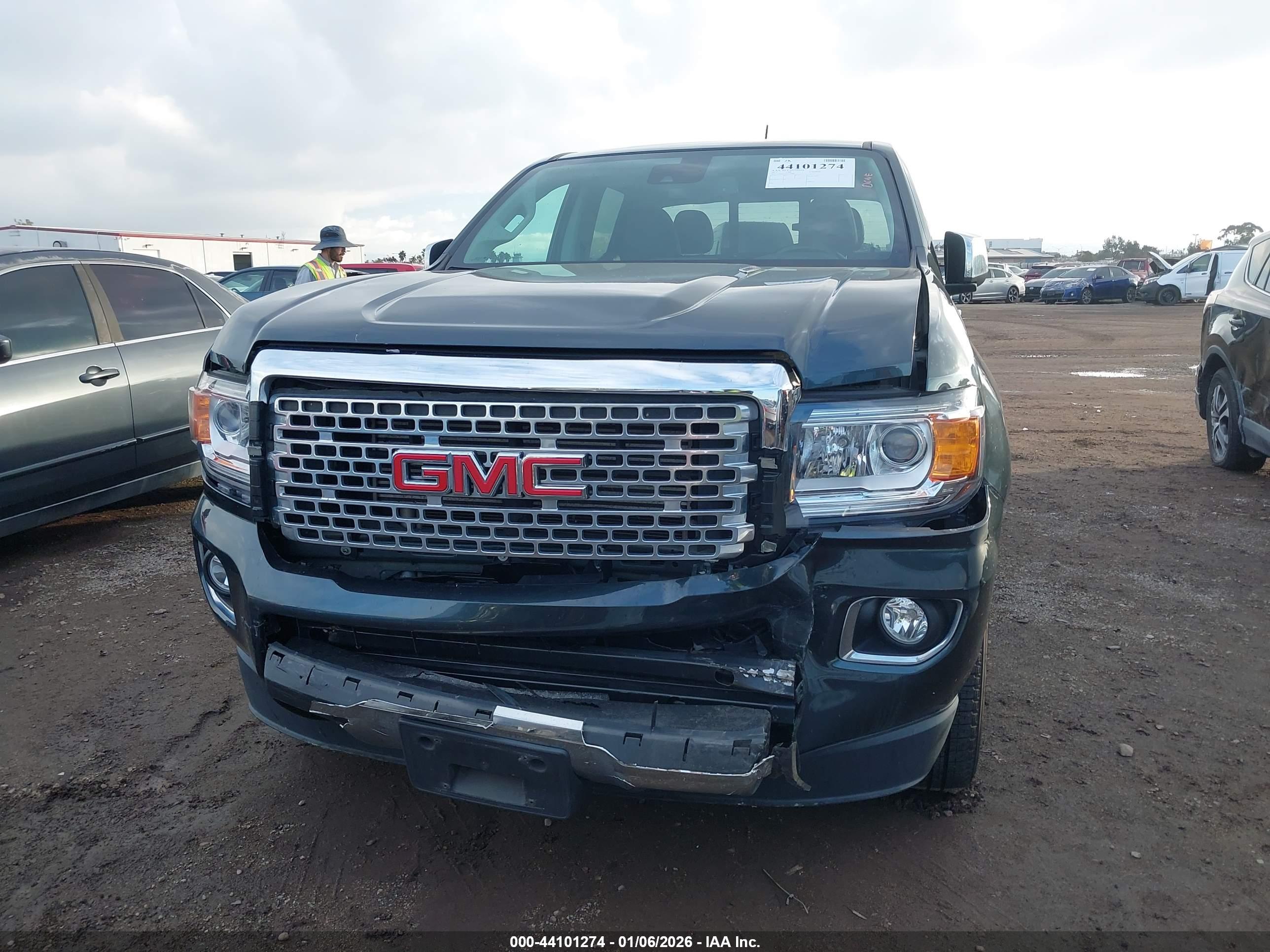 GMC CANYON image 6