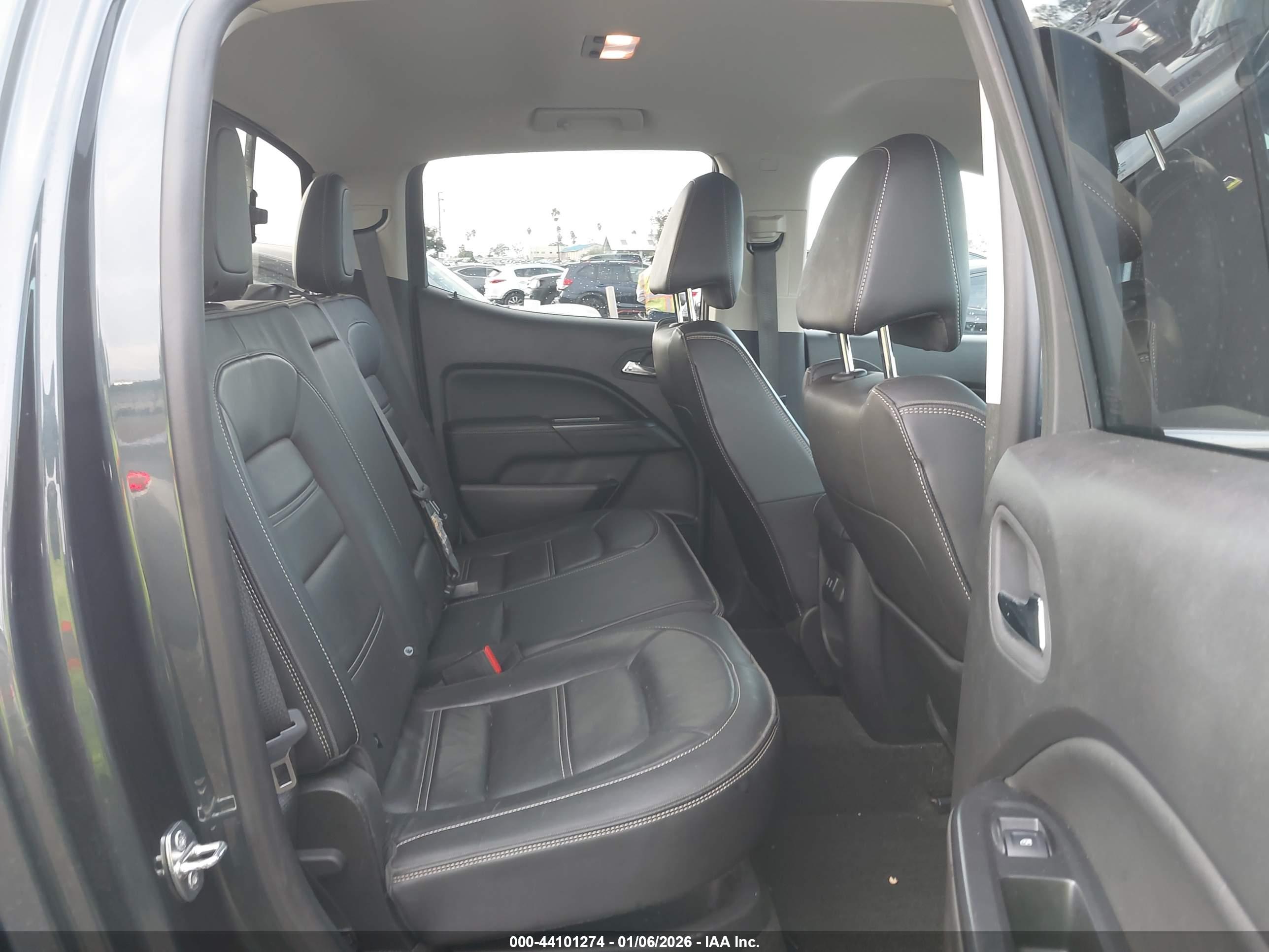 GMC CANYON image 8