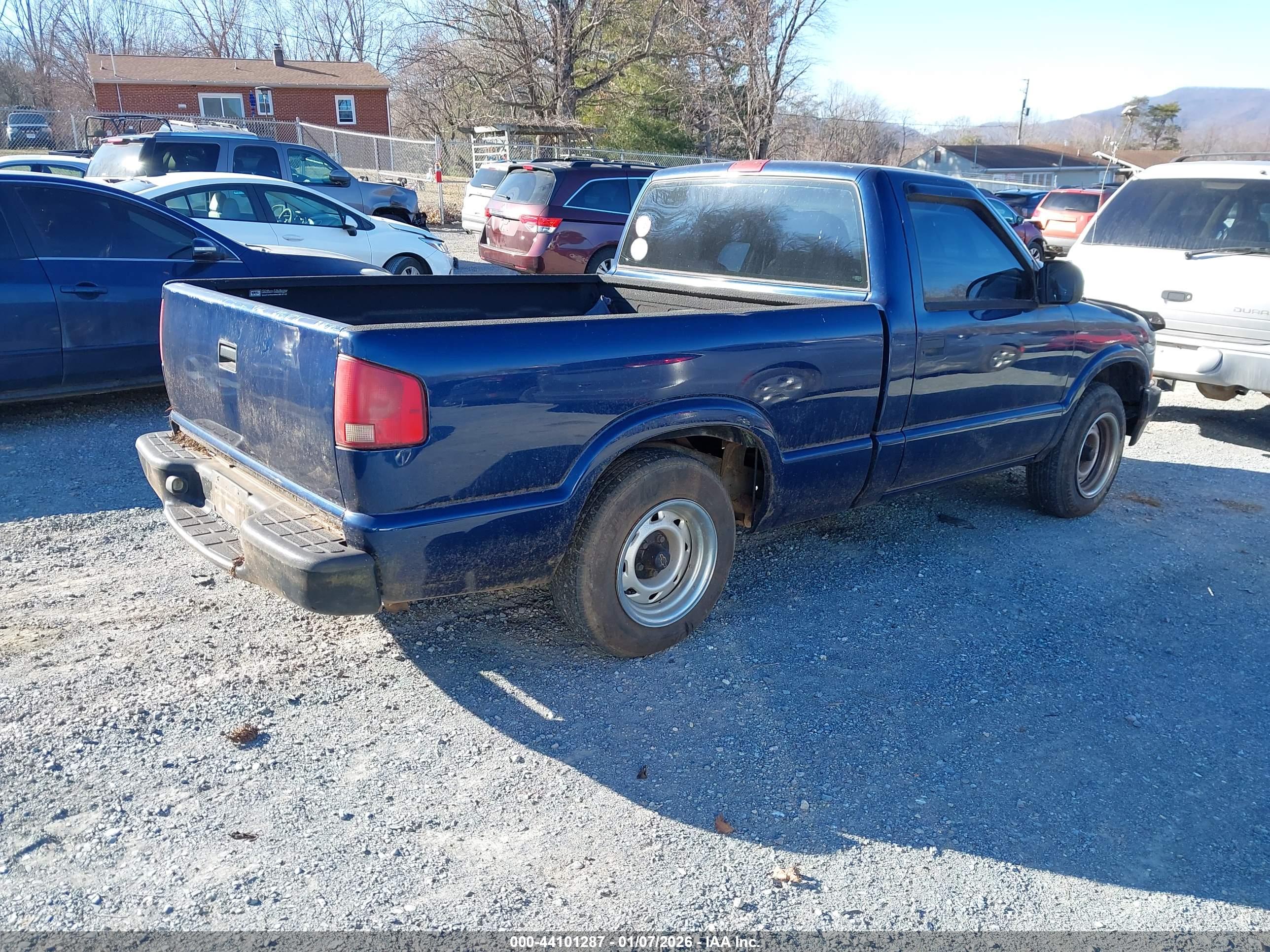 CHEVROLET S-10 image 4