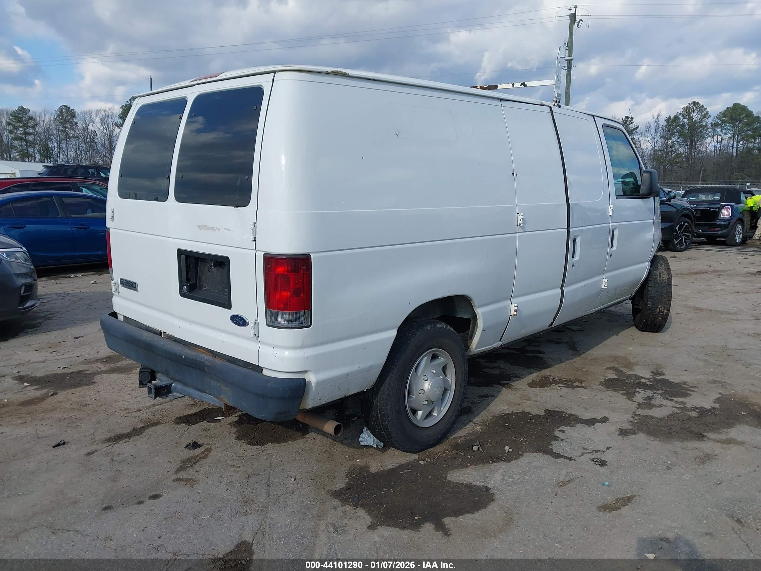 FORD E-250 image 4