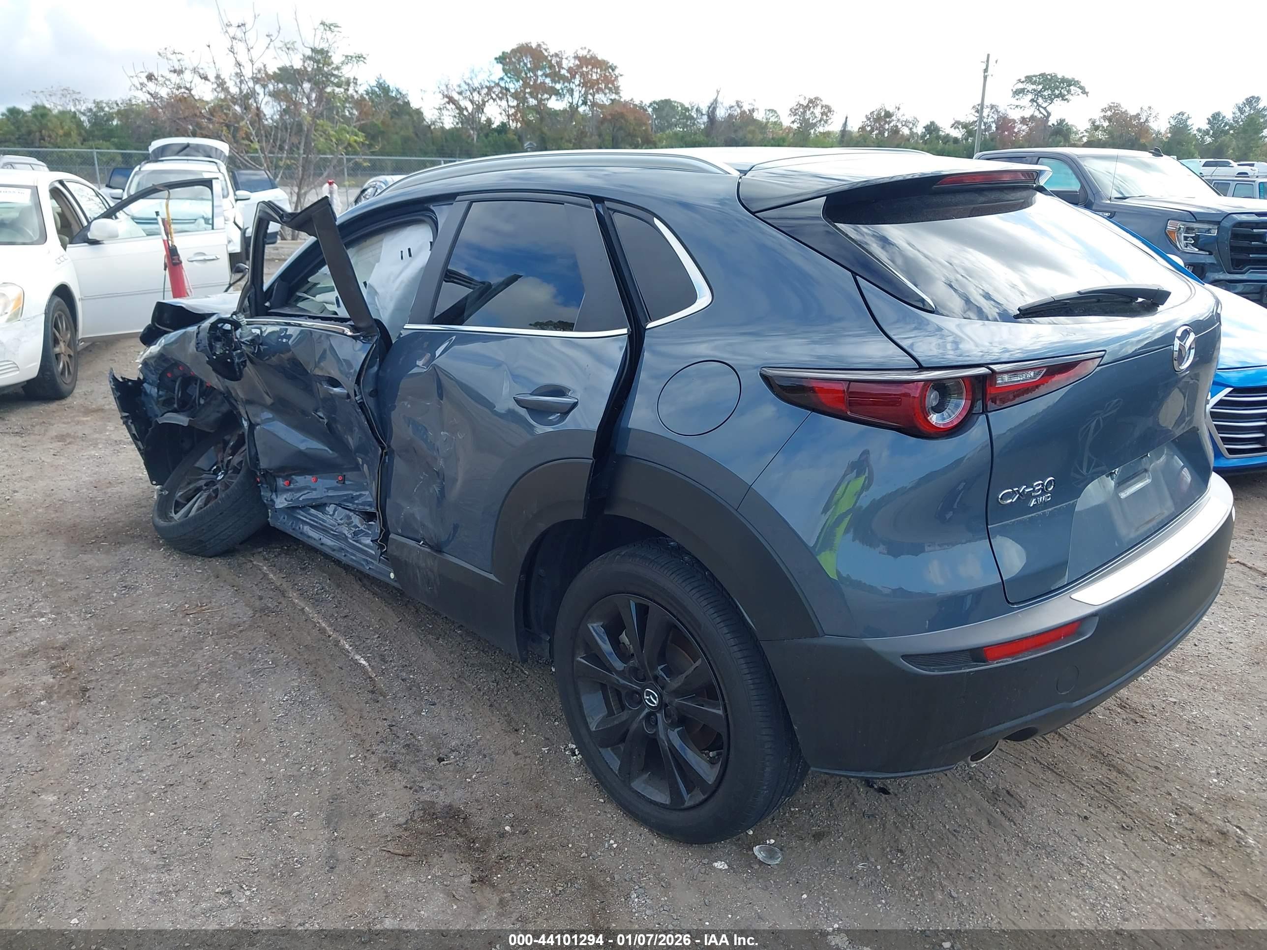 MAZDA CX-30 image 3