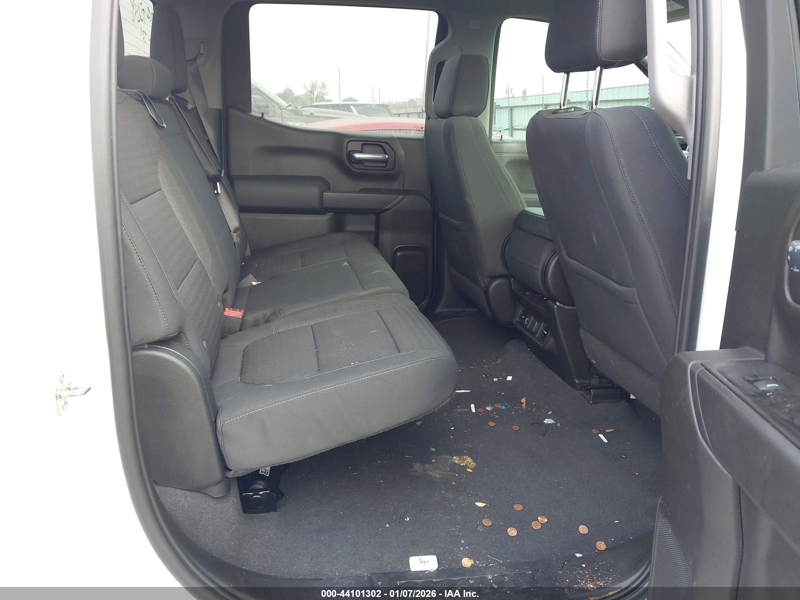 CHEVROLET SILVERADO image 8