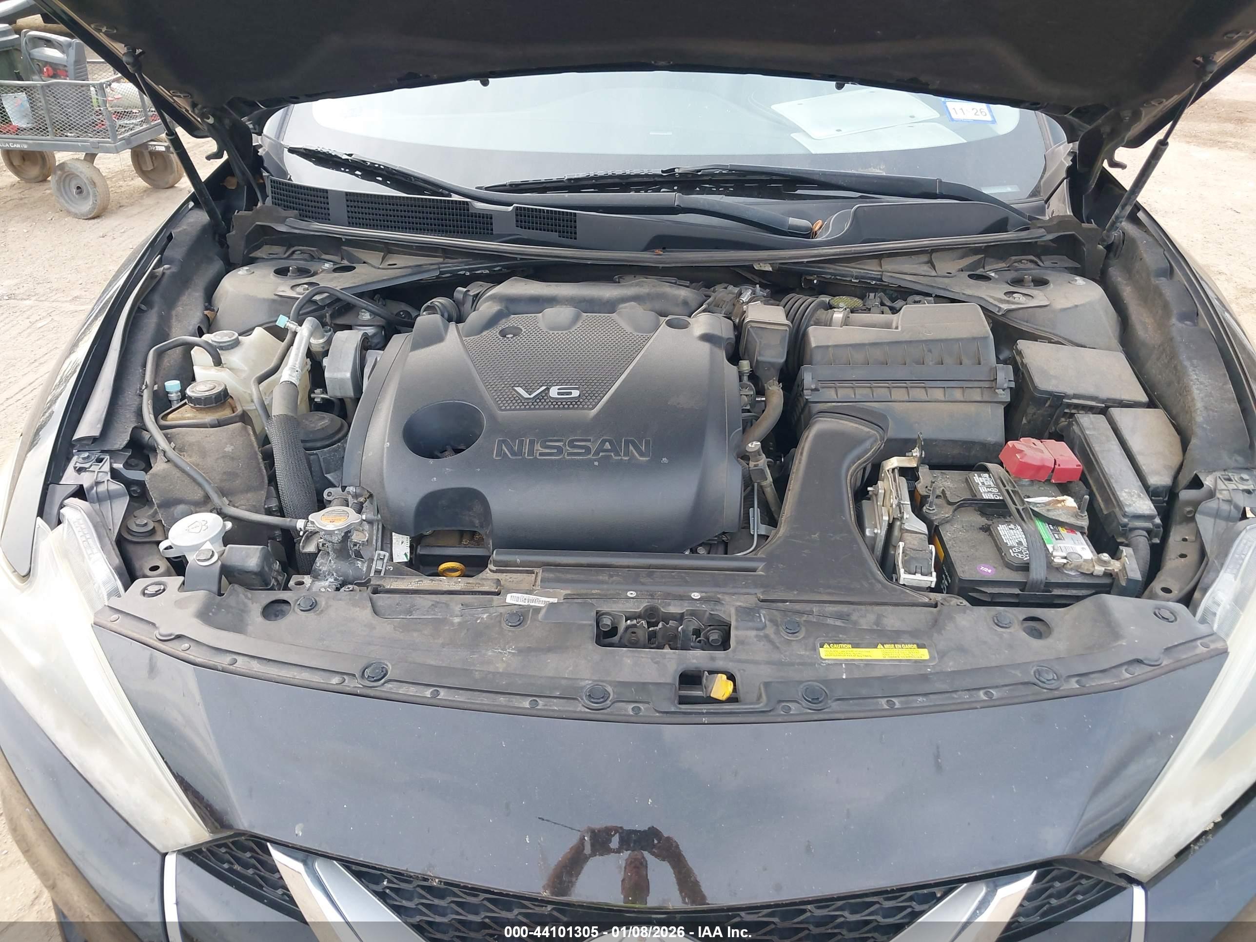 NISSAN MAXIMA image 10