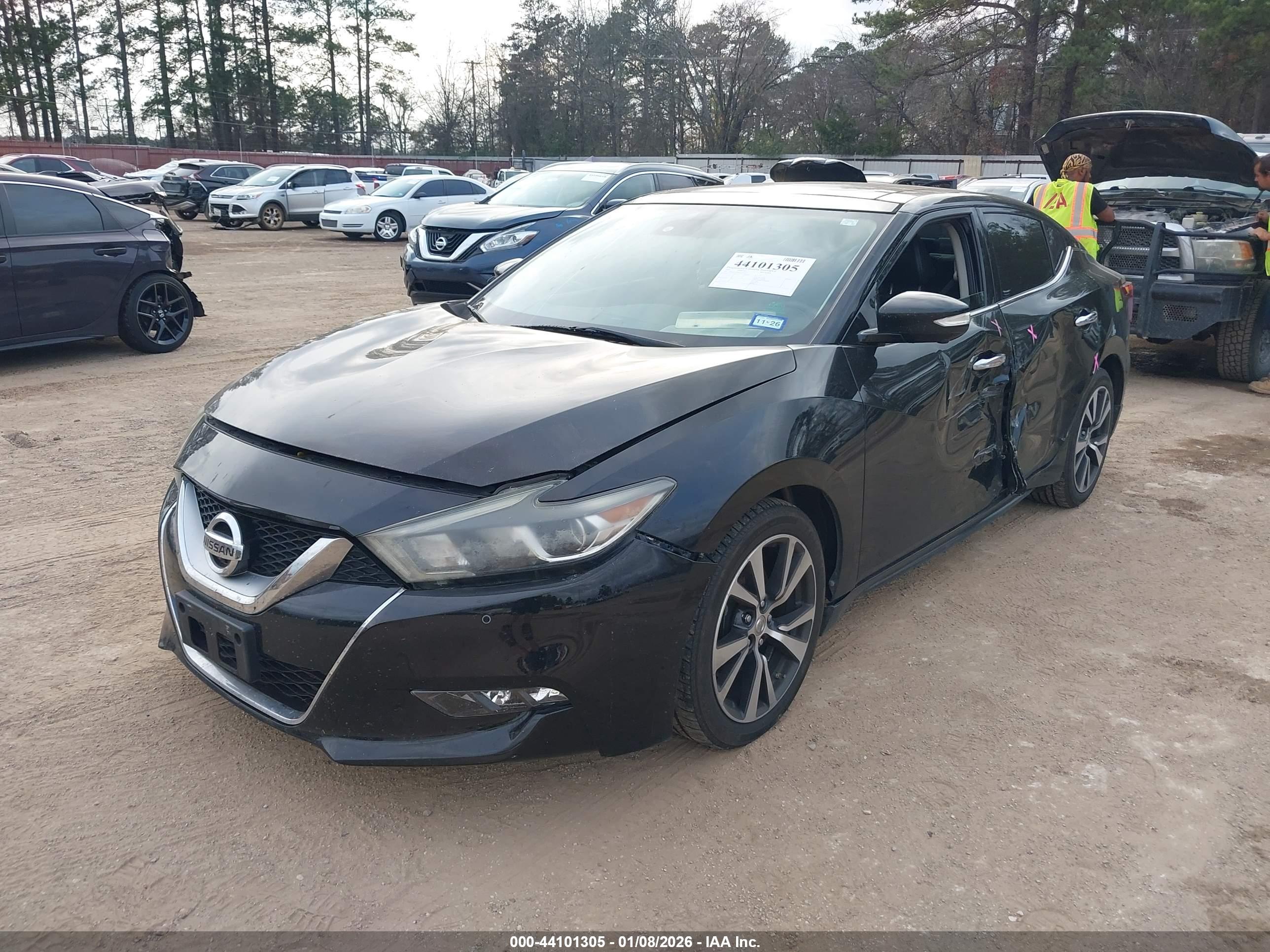 NISSAN MAXIMA image 2