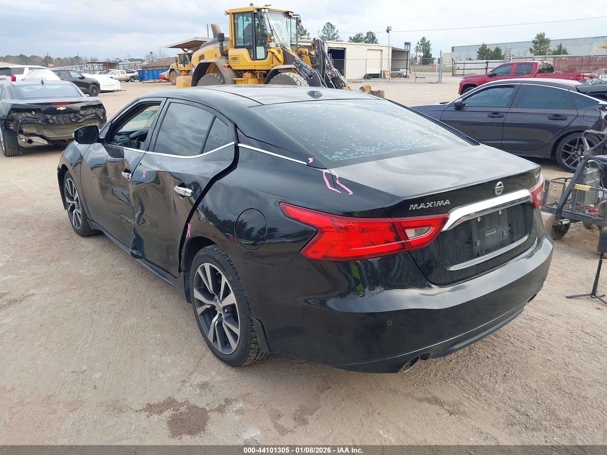 NISSAN MAXIMA image 3
