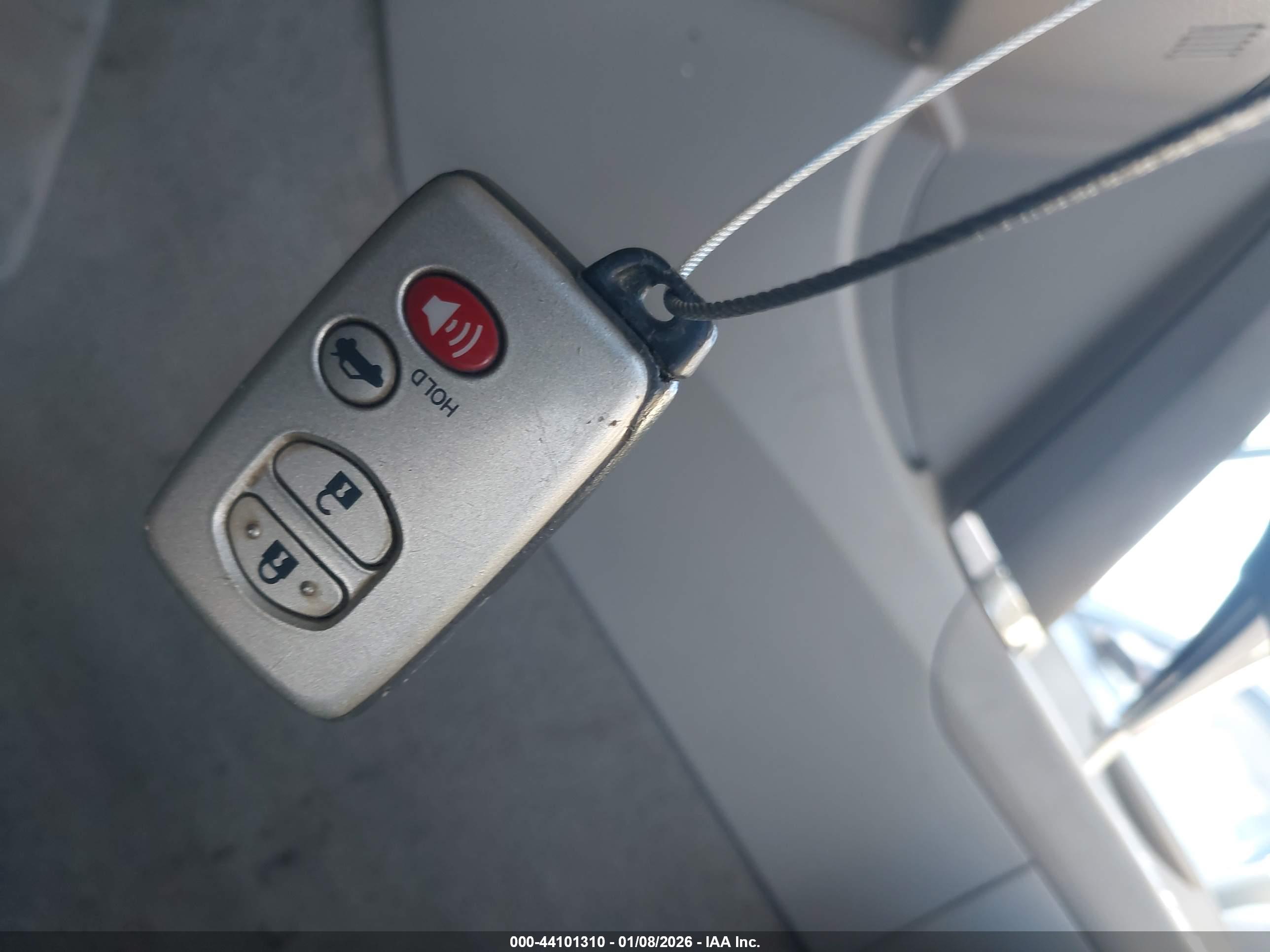 TOYOTA CAMRY image 11