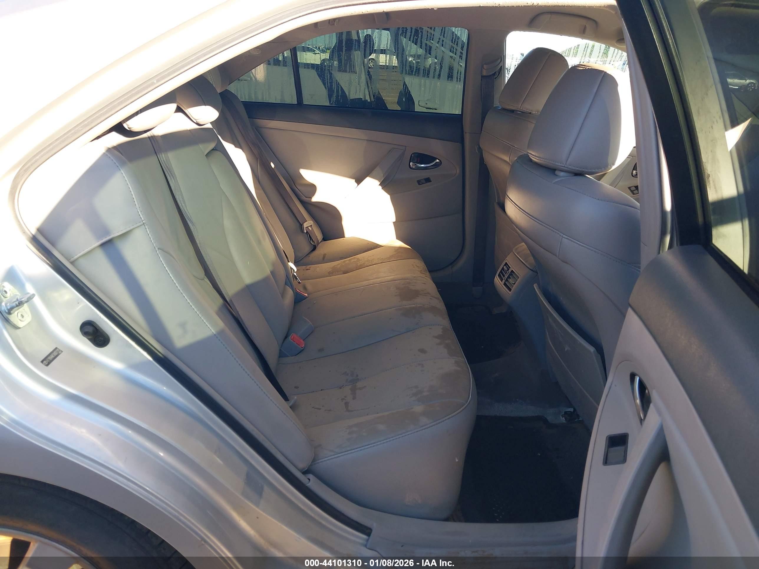 TOYOTA CAMRY image 8