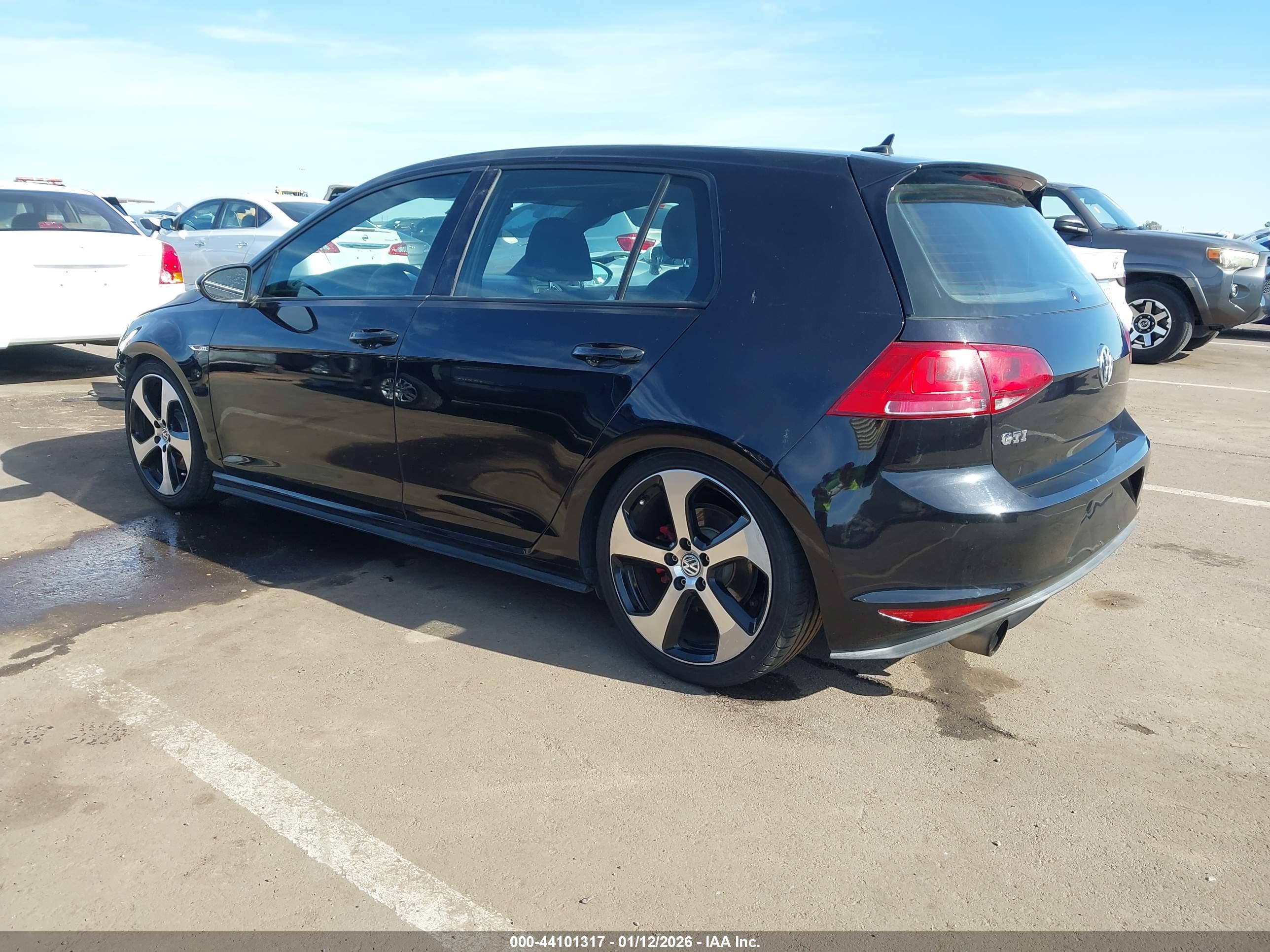 VOLKSWAGEN GOLF image 3