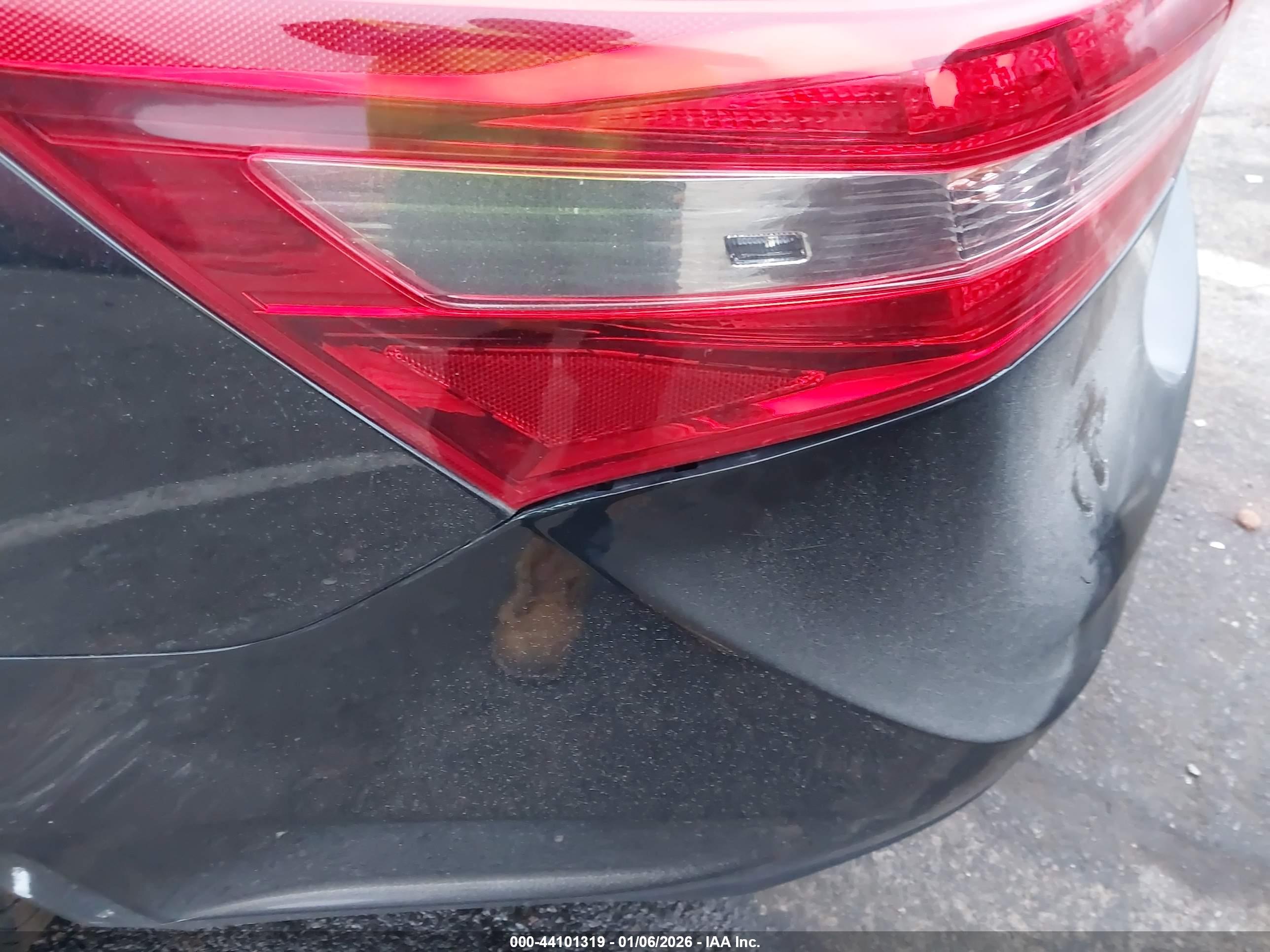 TOYOTA AVALON image 6