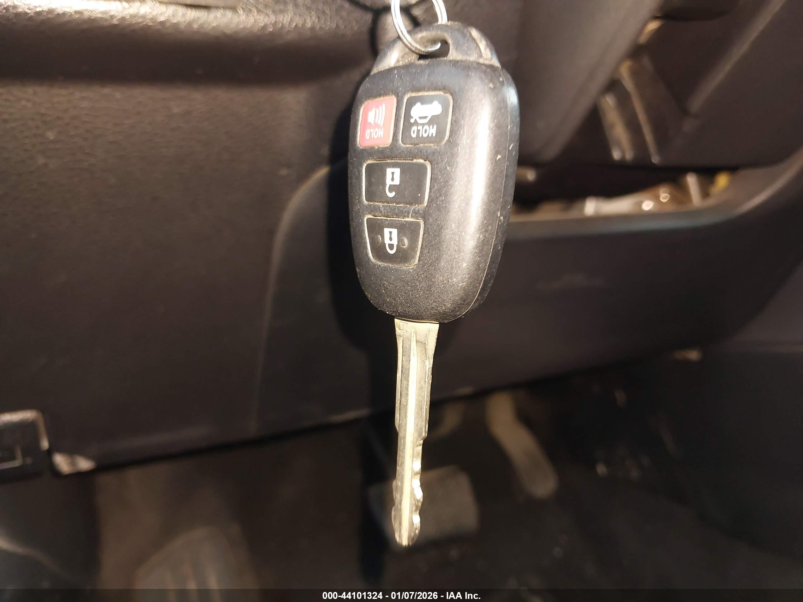 TOYOTA COROLLA image 11