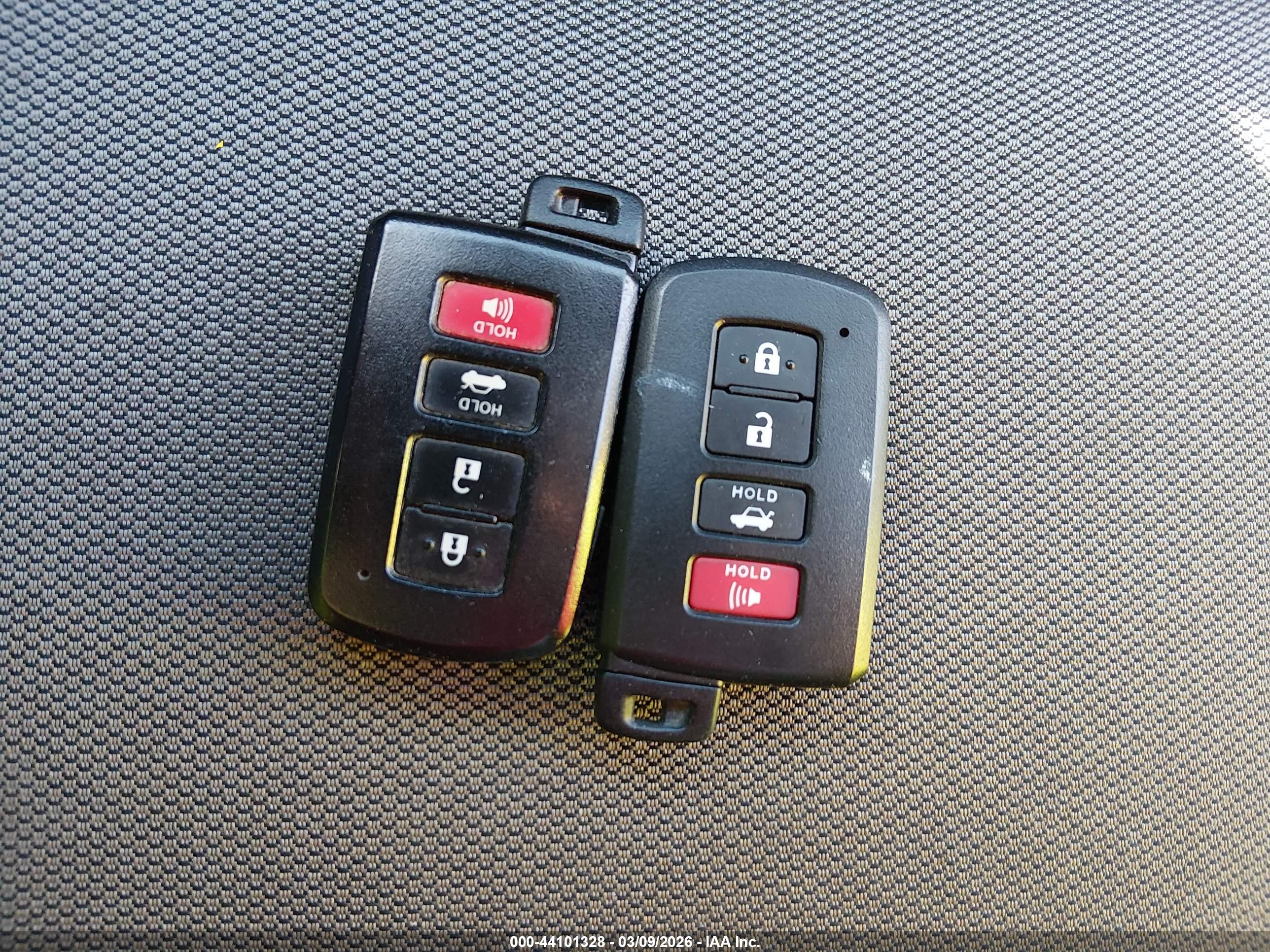 TOYOTA COROLLA image 11