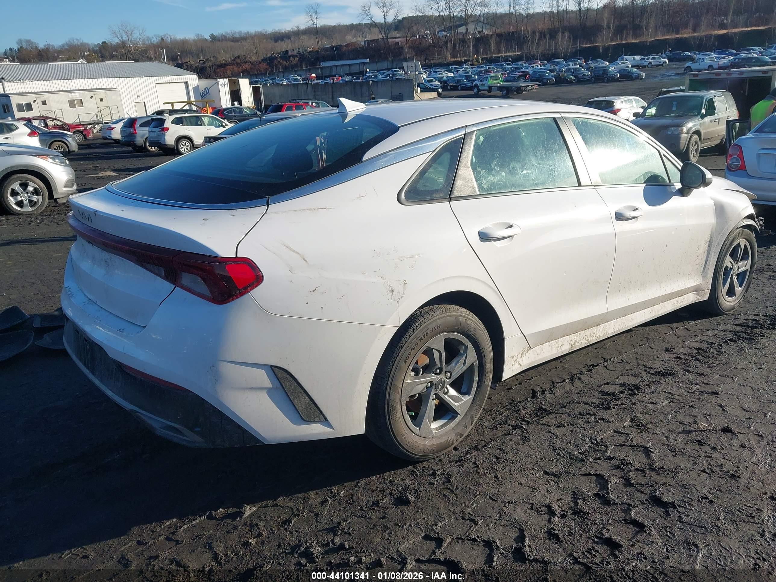 KIA K5 image 4
