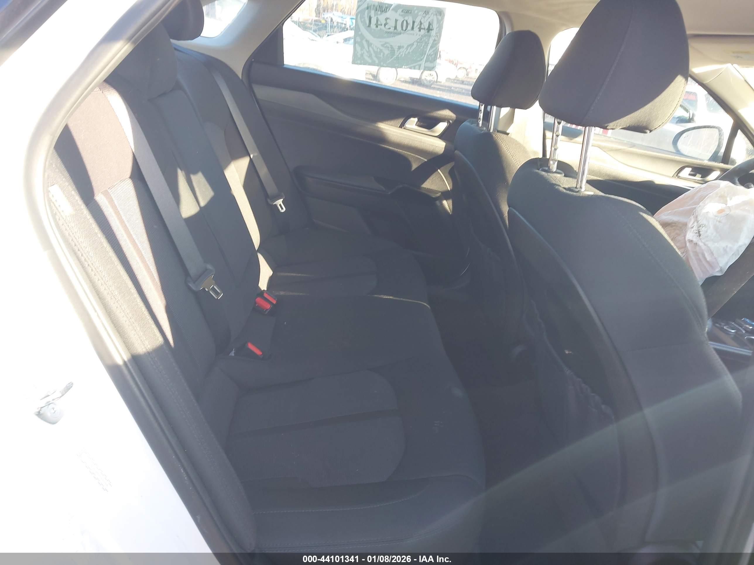 KIA K5 image 8