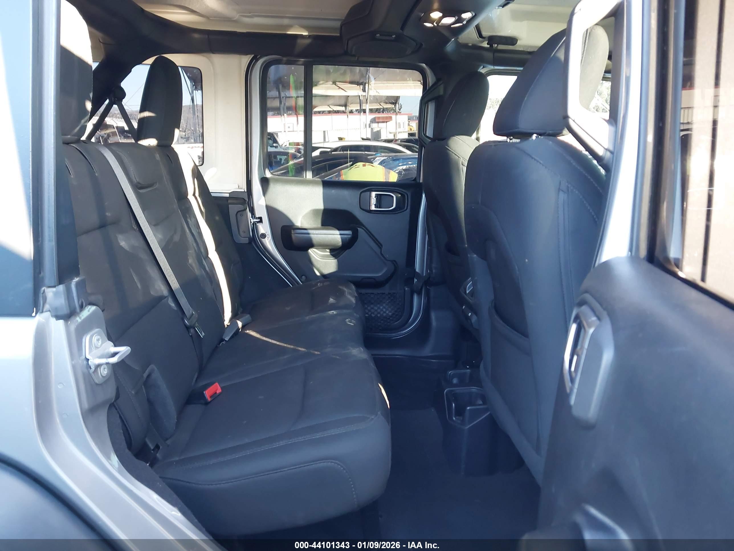 JEEP WRANGLER image 8