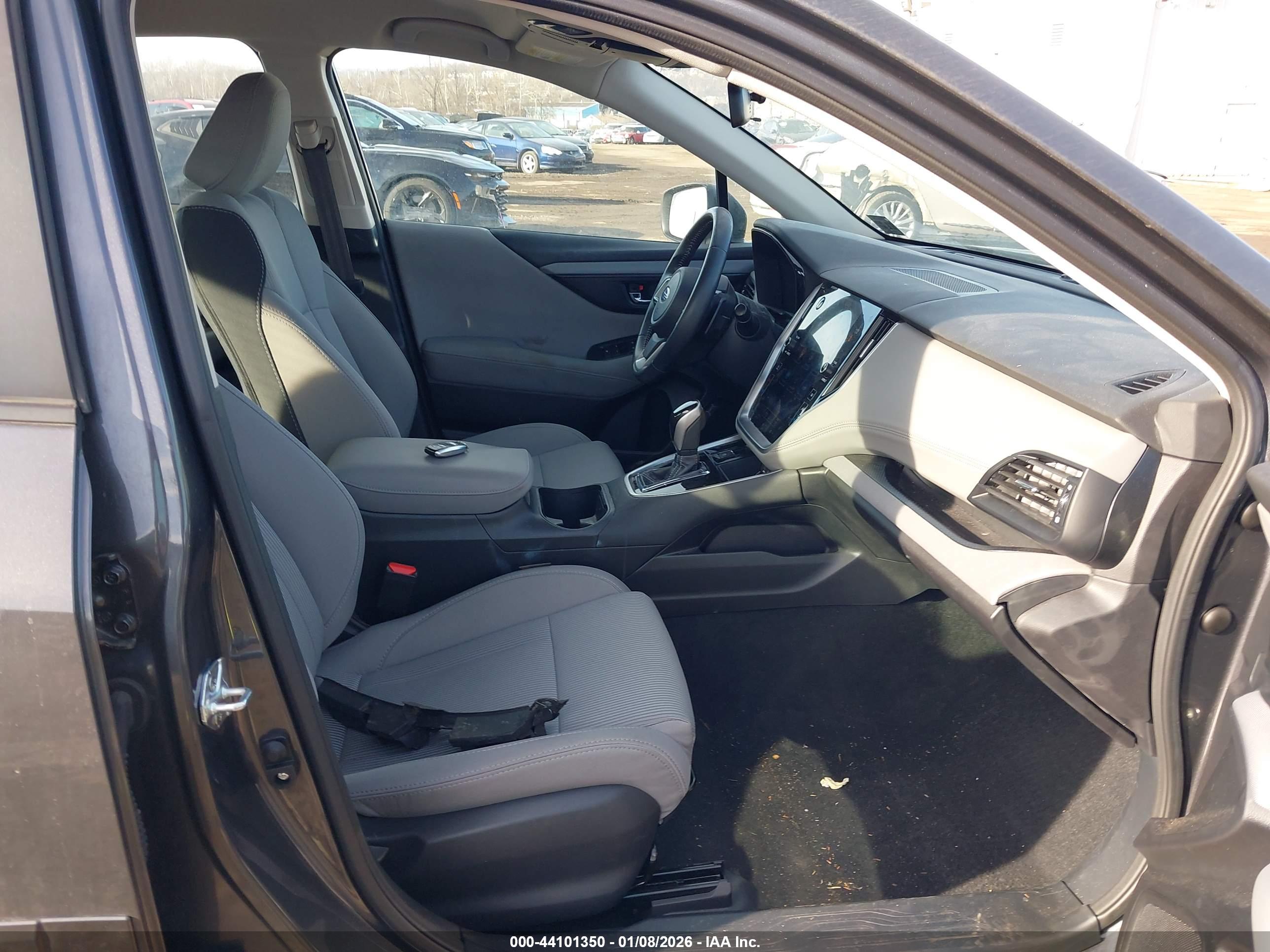 SUBARU LEGACY image 5