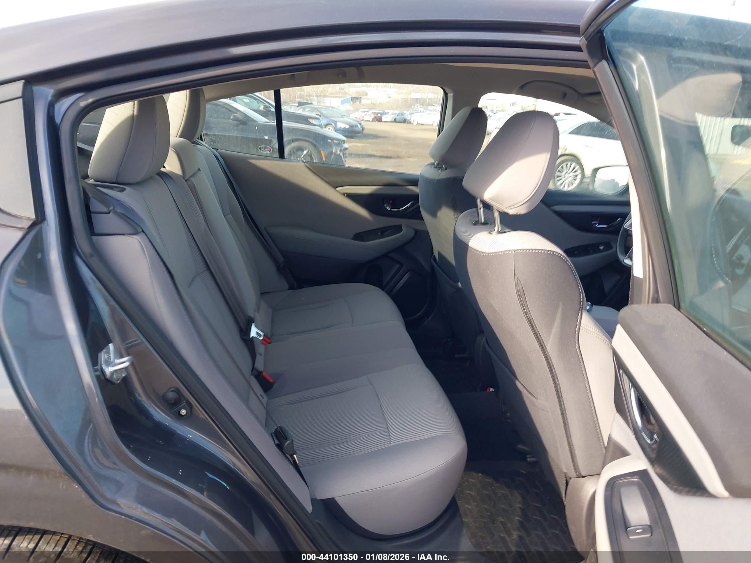 SUBARU LEGACY image 8