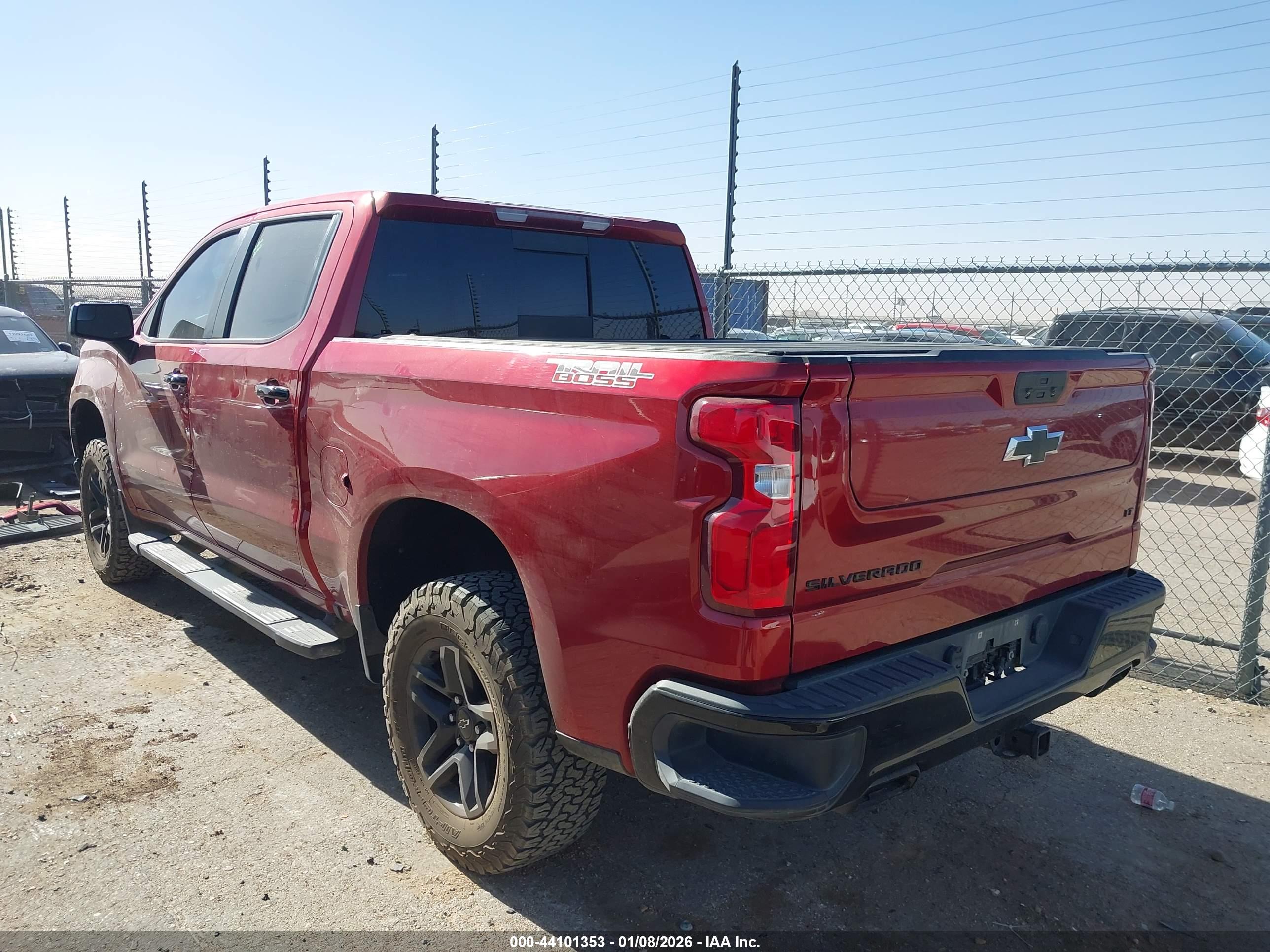 CHEVROLET SILVERADO image 3