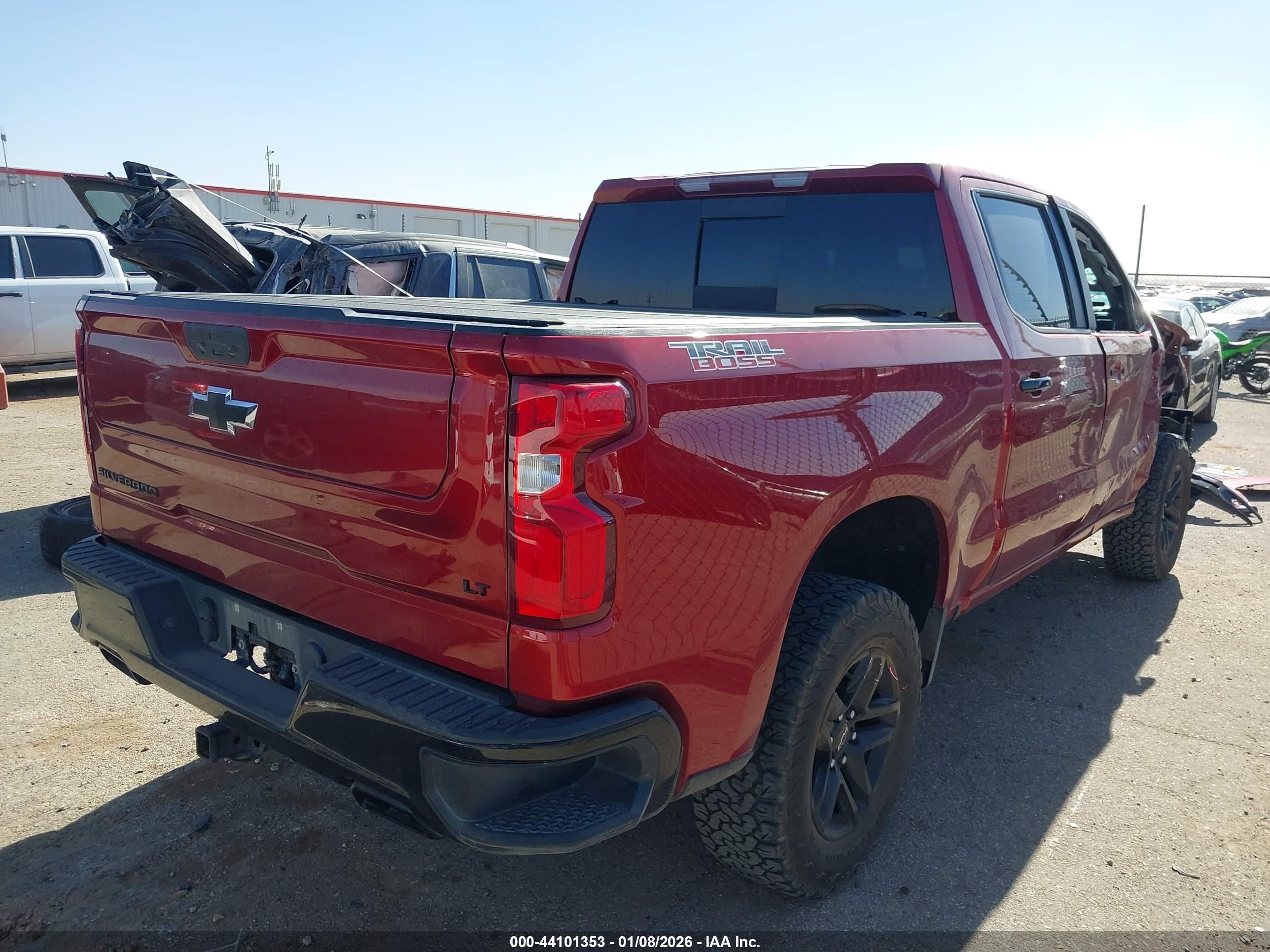 CHEVROLET SILVERADO image 4