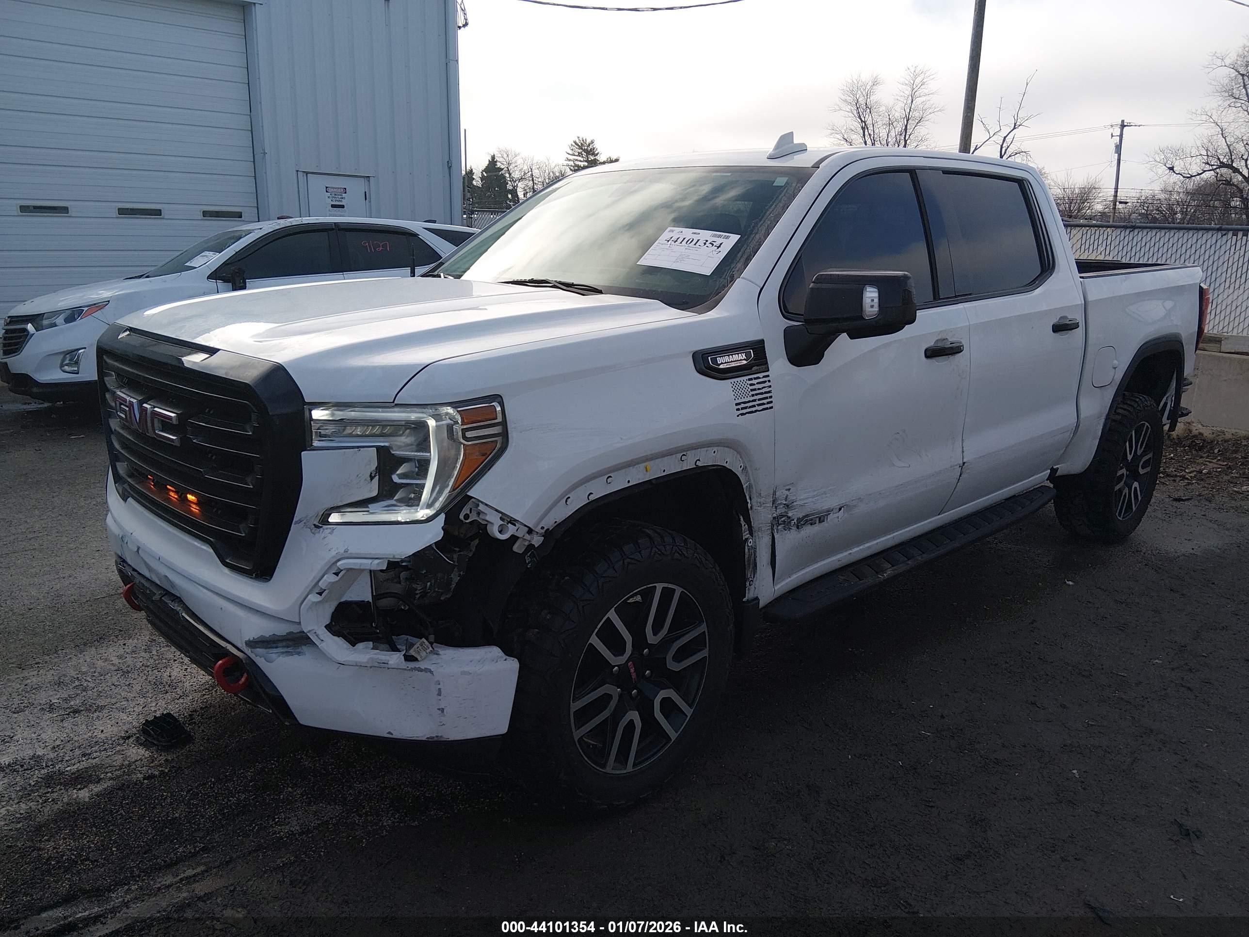 GMC SIERRA image 2