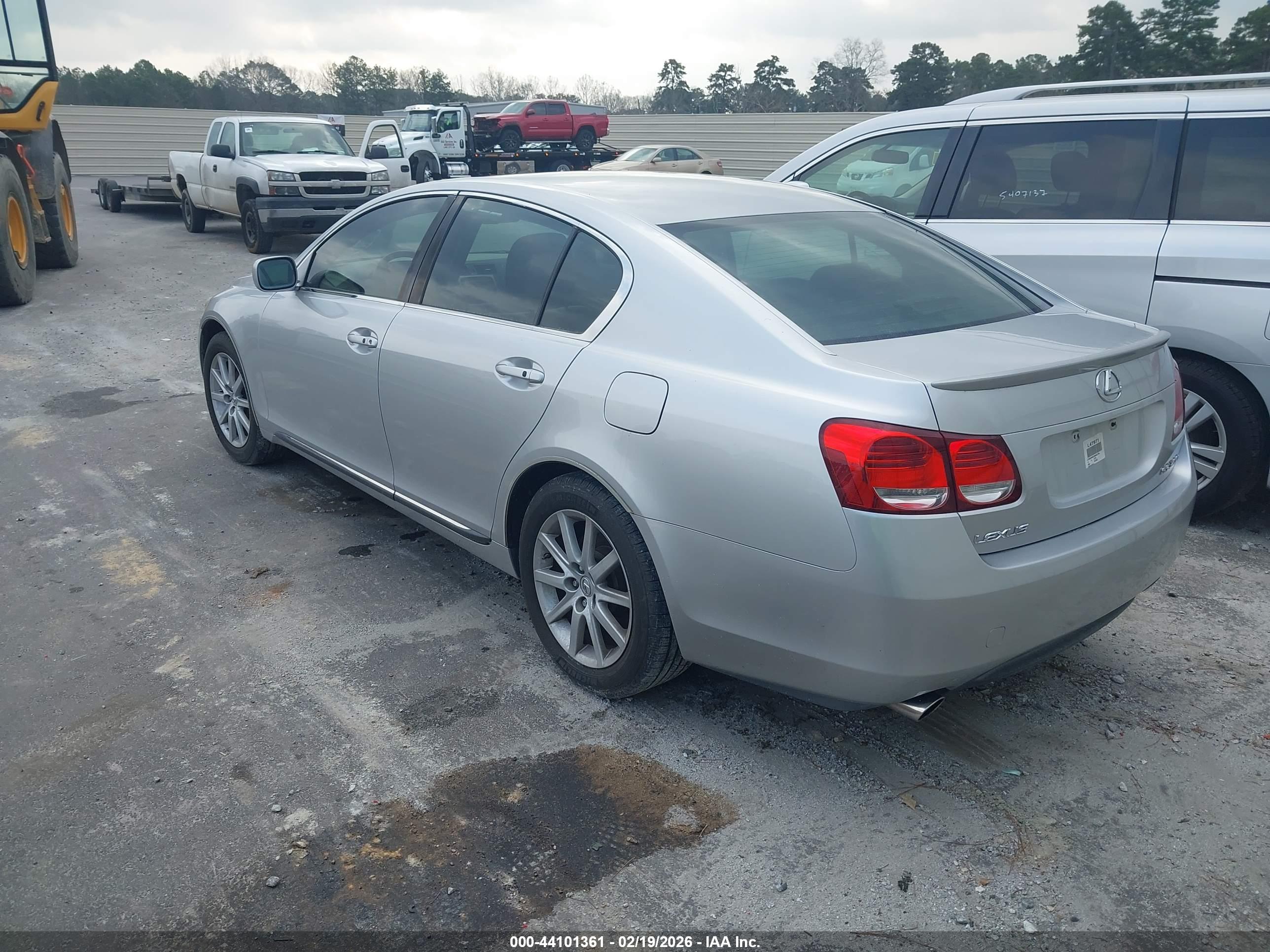 LEXUS GS image 3