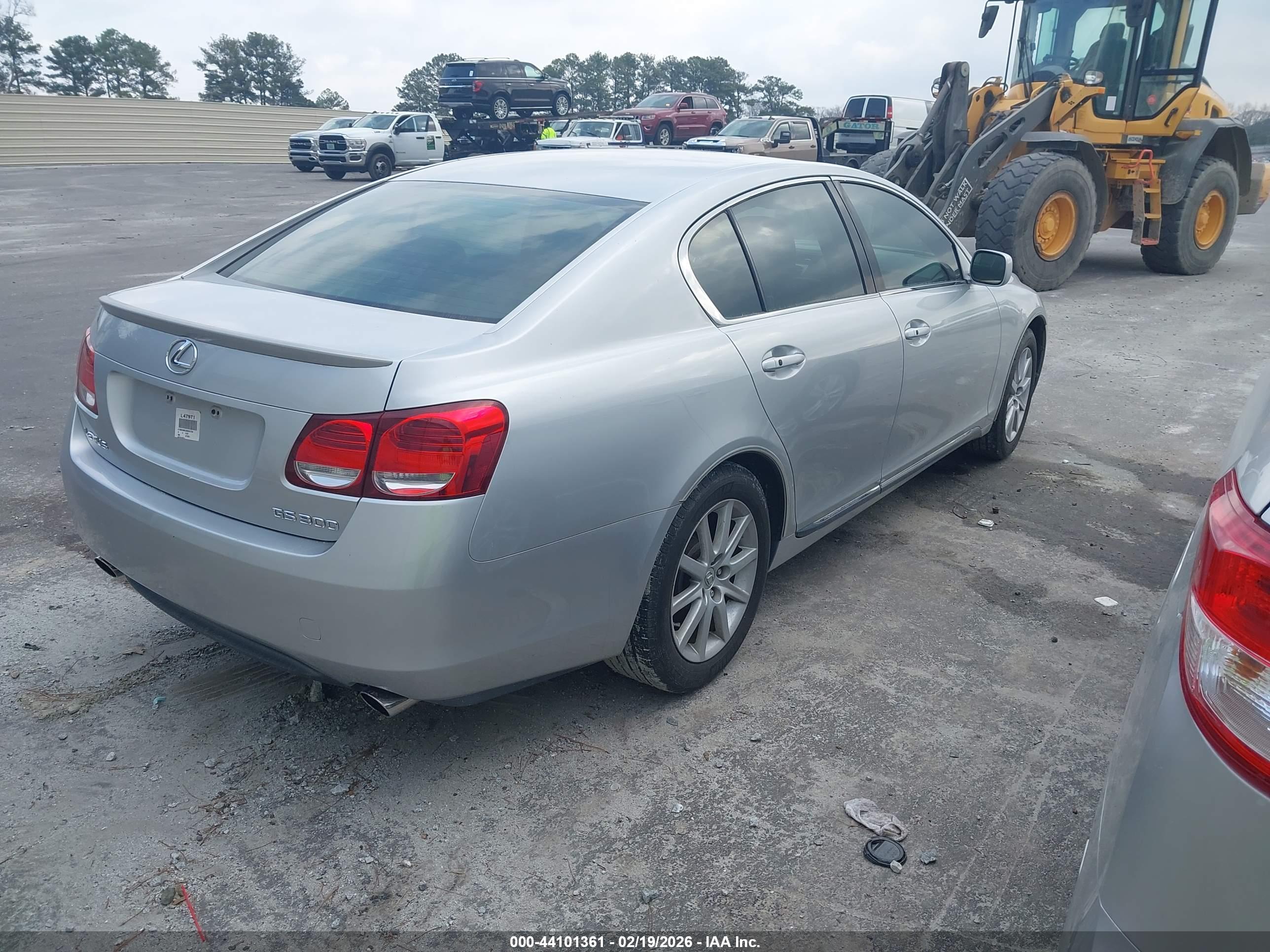 LEXUS GS image 4