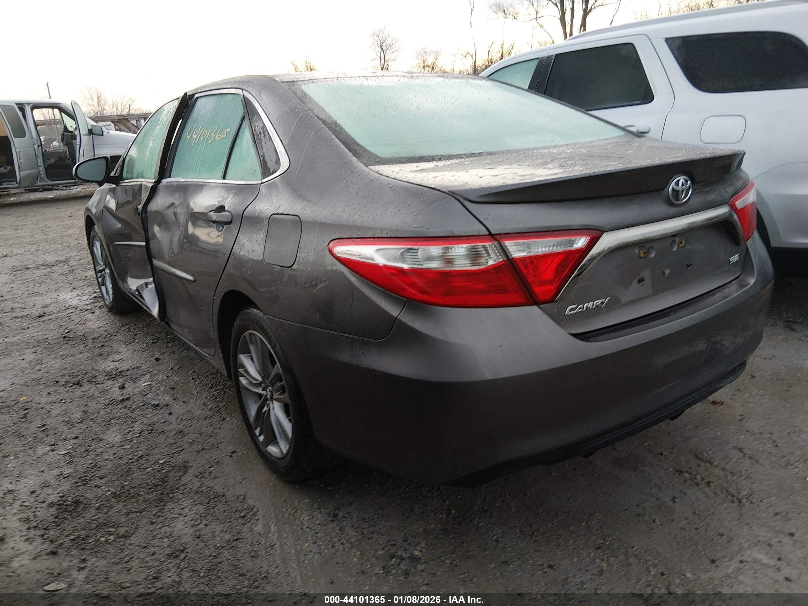 TOYOTA CAMRY image 3