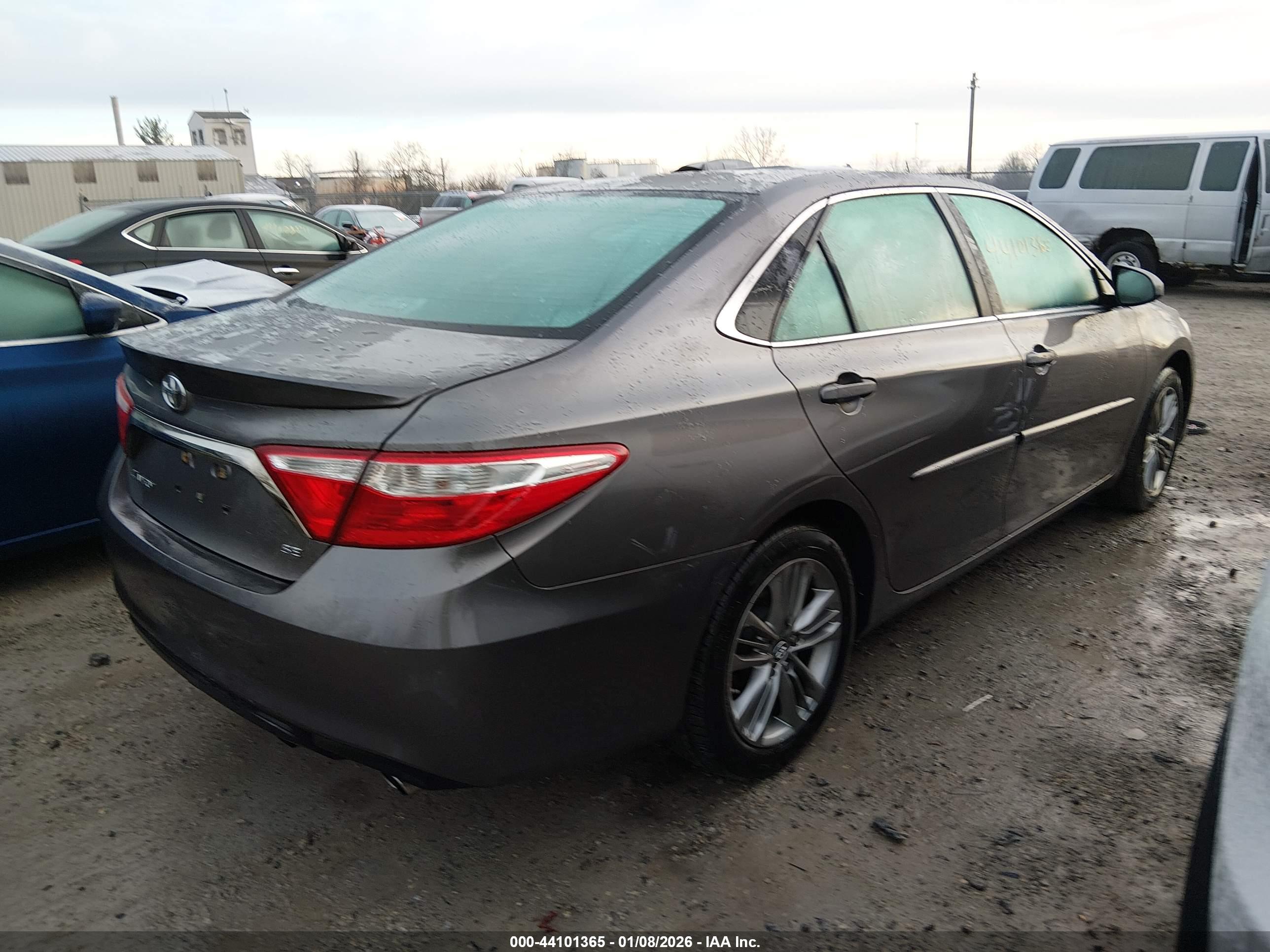 TOYOTA CAMRY image 4