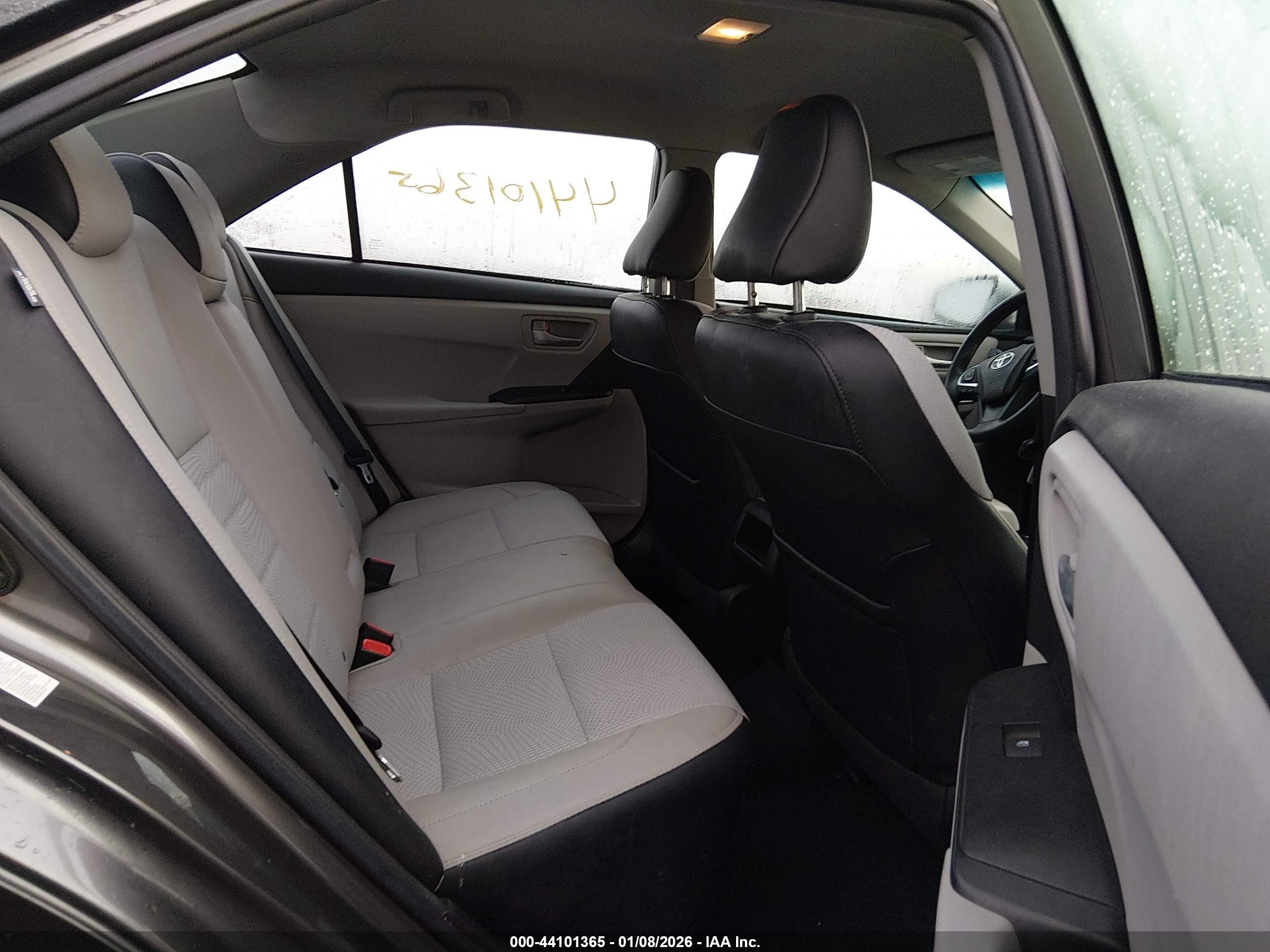 TOYOTA CAMRY image 8