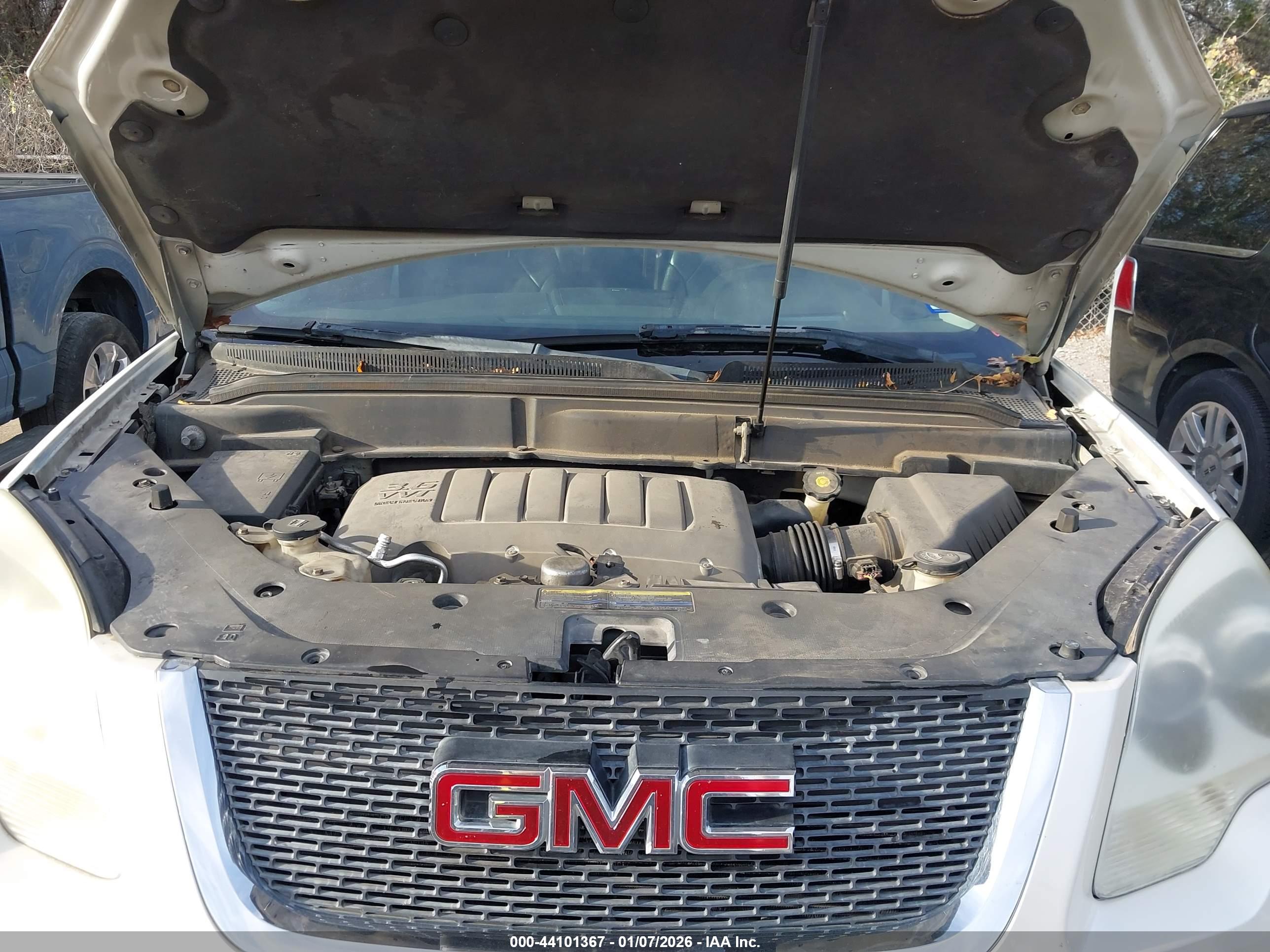 GMC ACADIA image 10