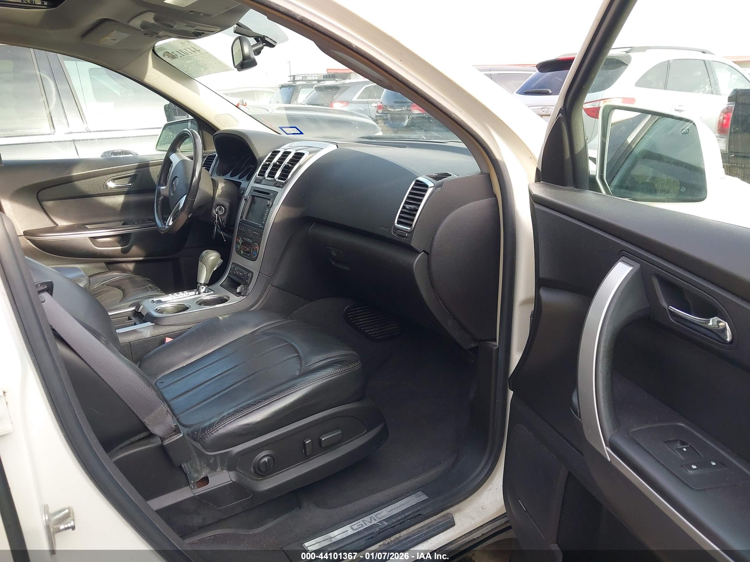 GMC ACADIA image 5