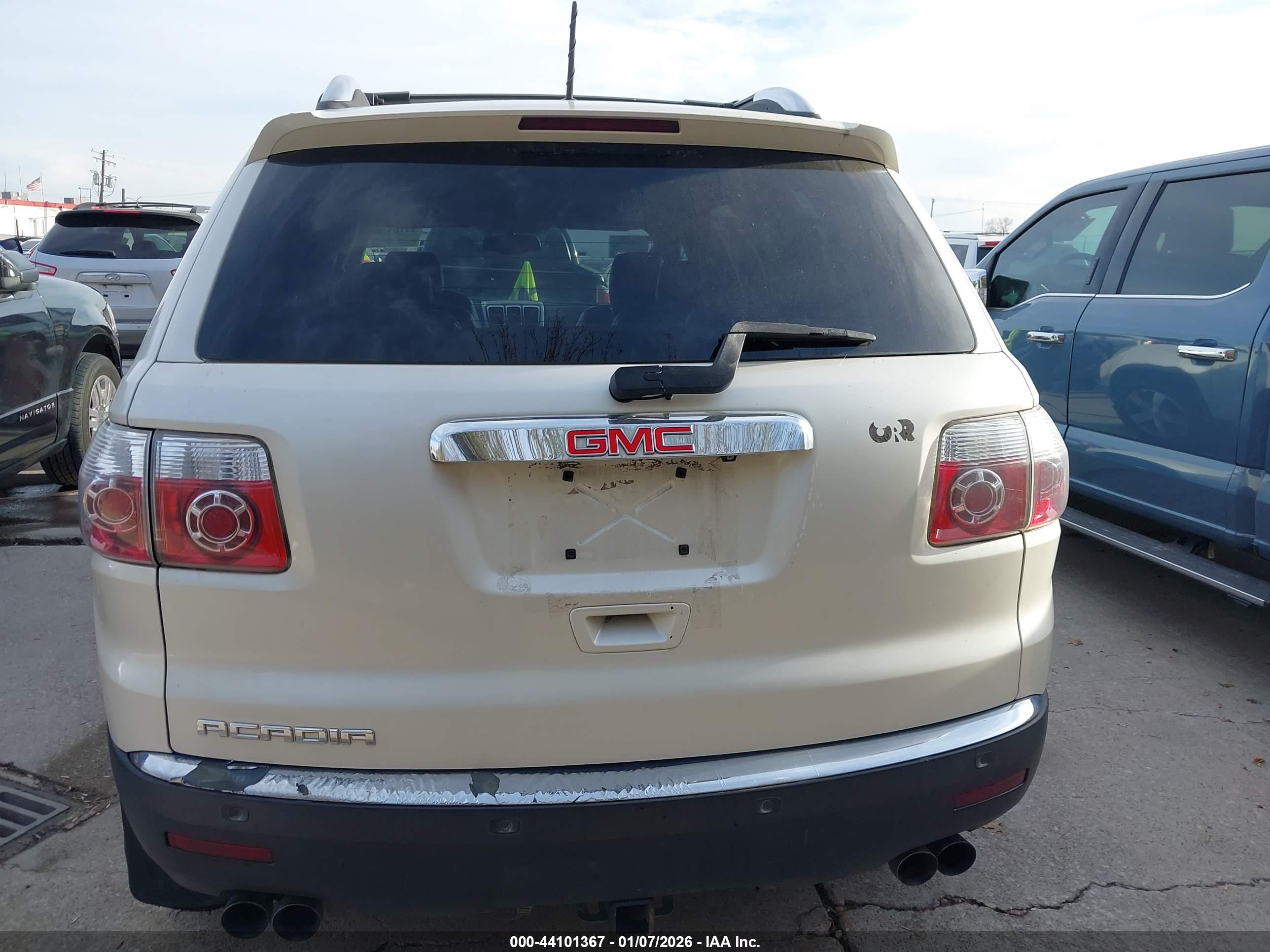 GMC ACADIA image 6