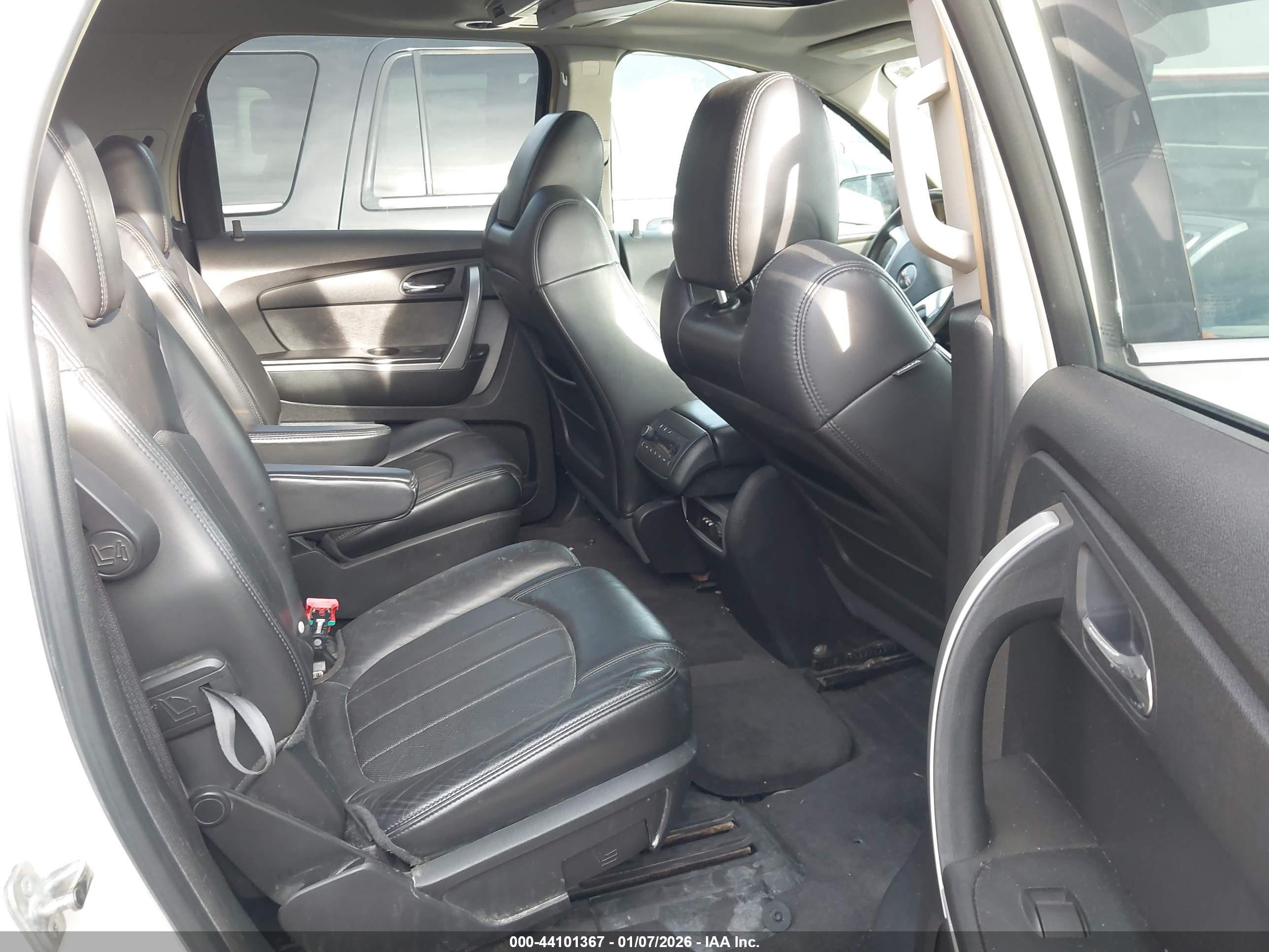 GMC ACADIA image 8