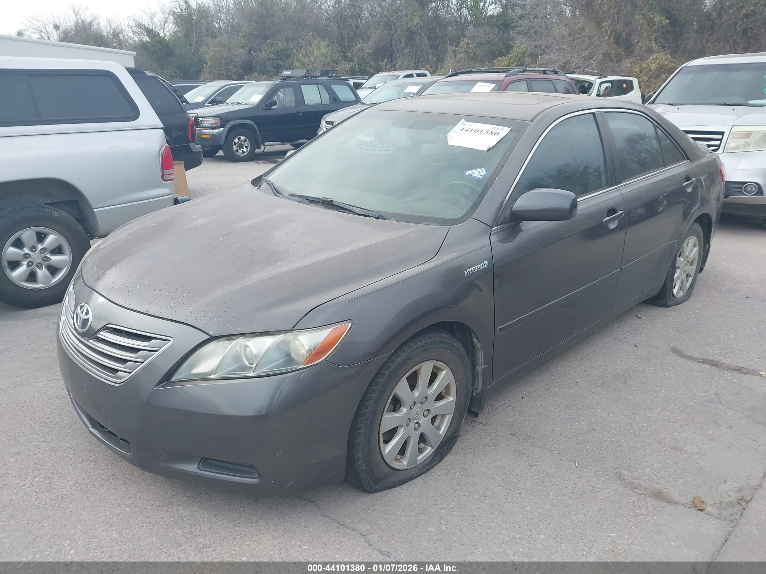 TOYOTA CAMRY image 2