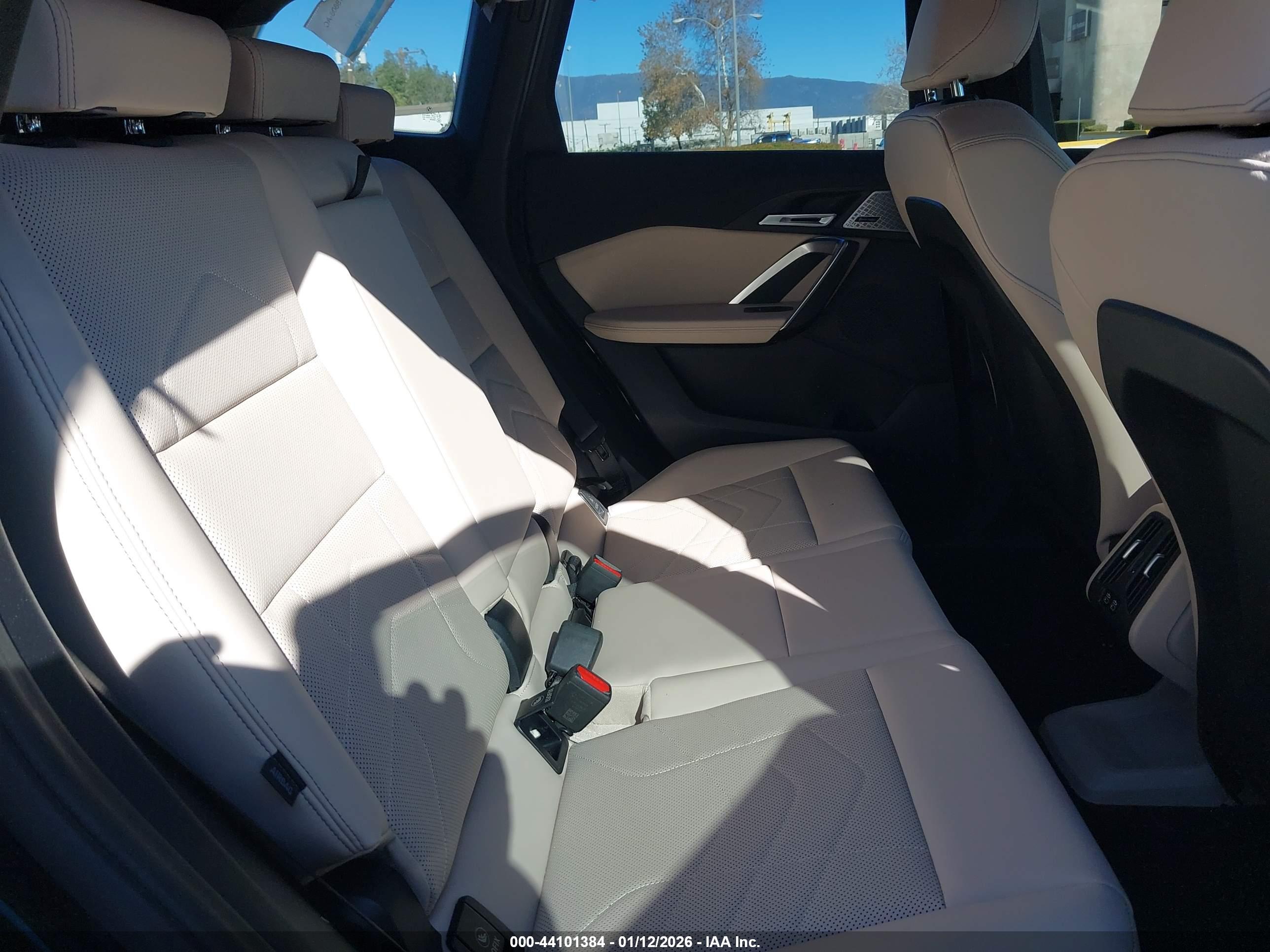 BMW X1 image 8