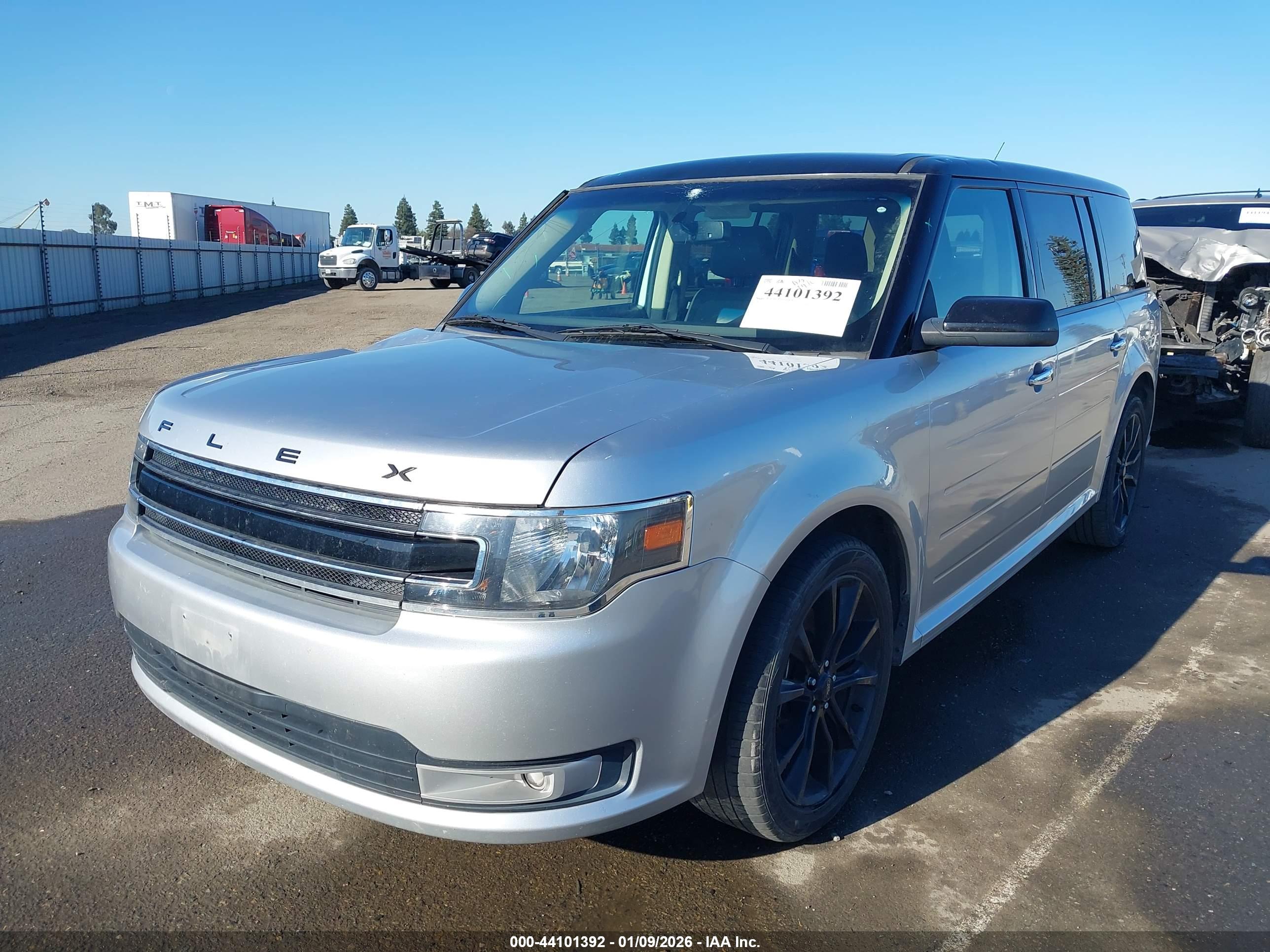 FORD FLEX image 2