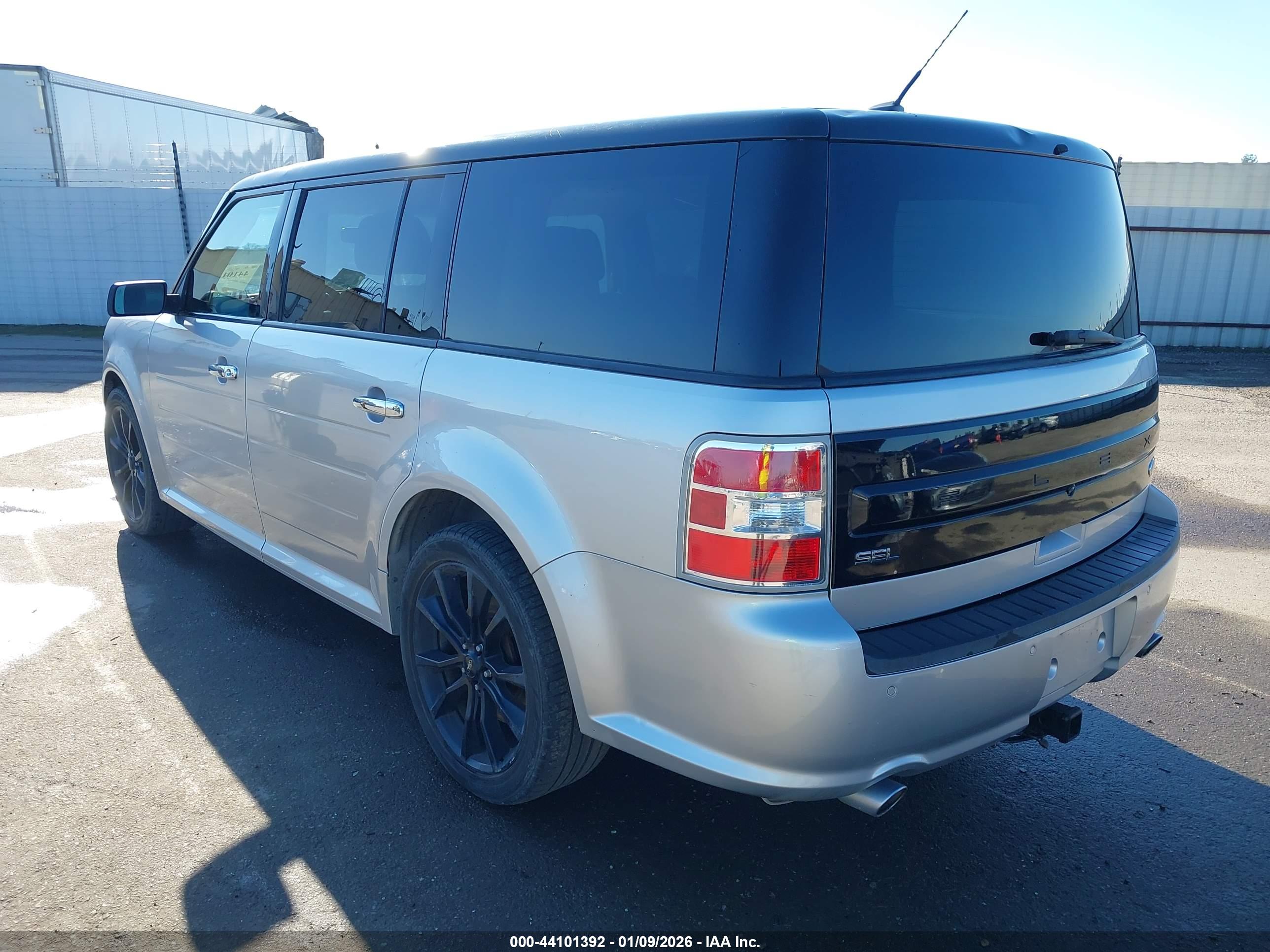 FORD FLEX image 3