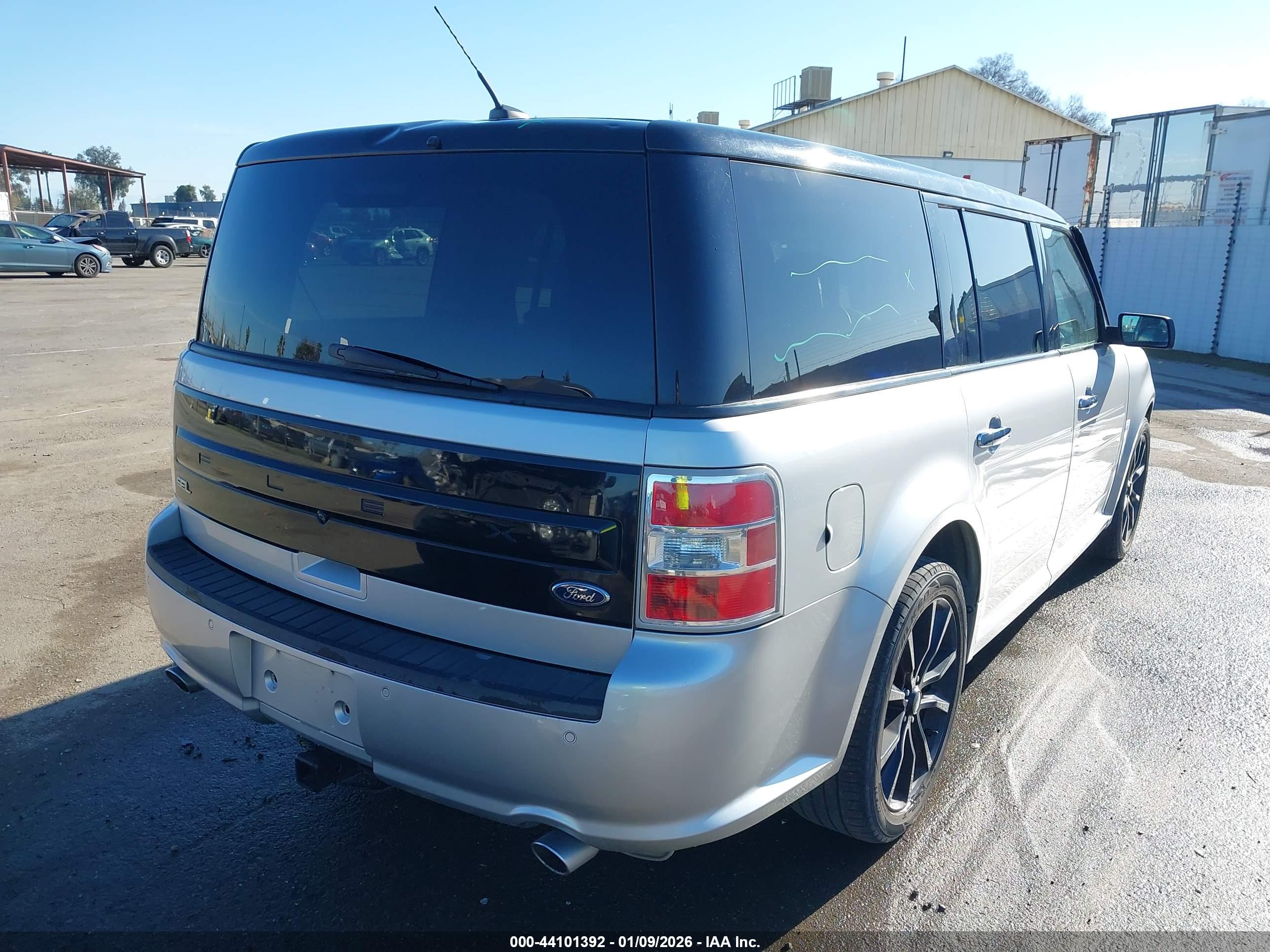 FORD FLEX image 4