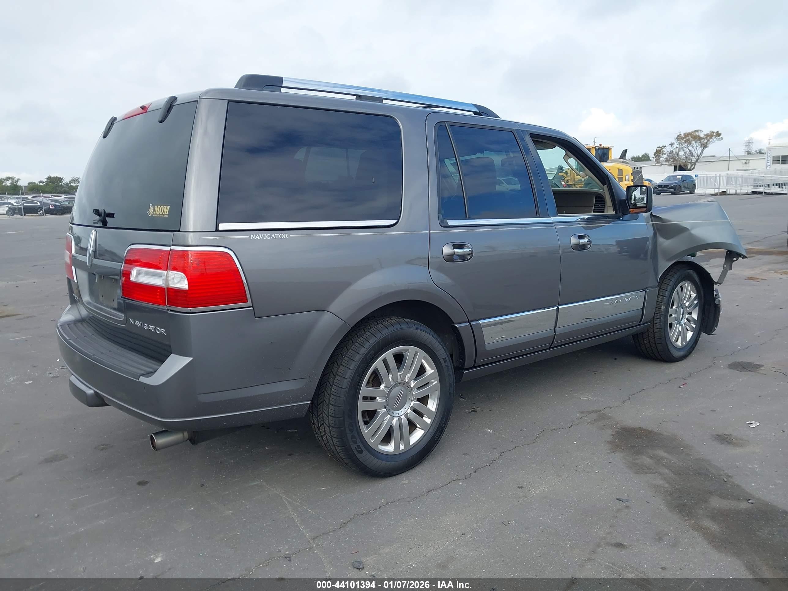 LINCOLN NAVIGATOR image 4