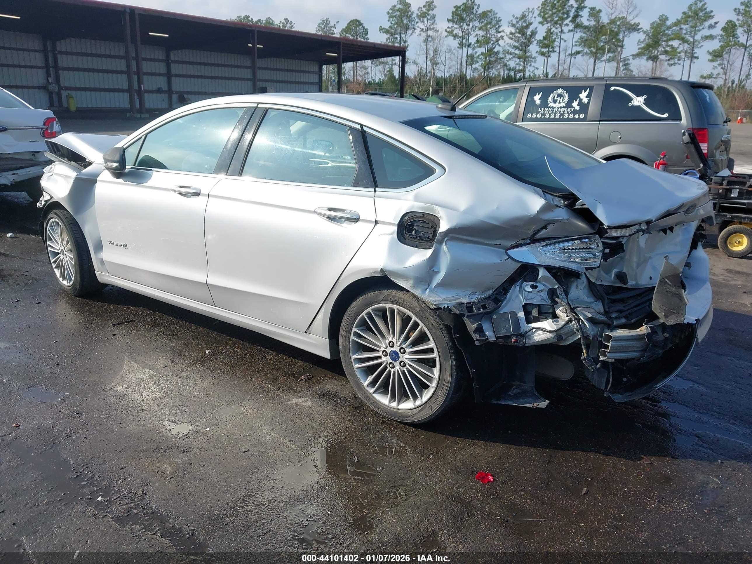 FORD FUSION image 3