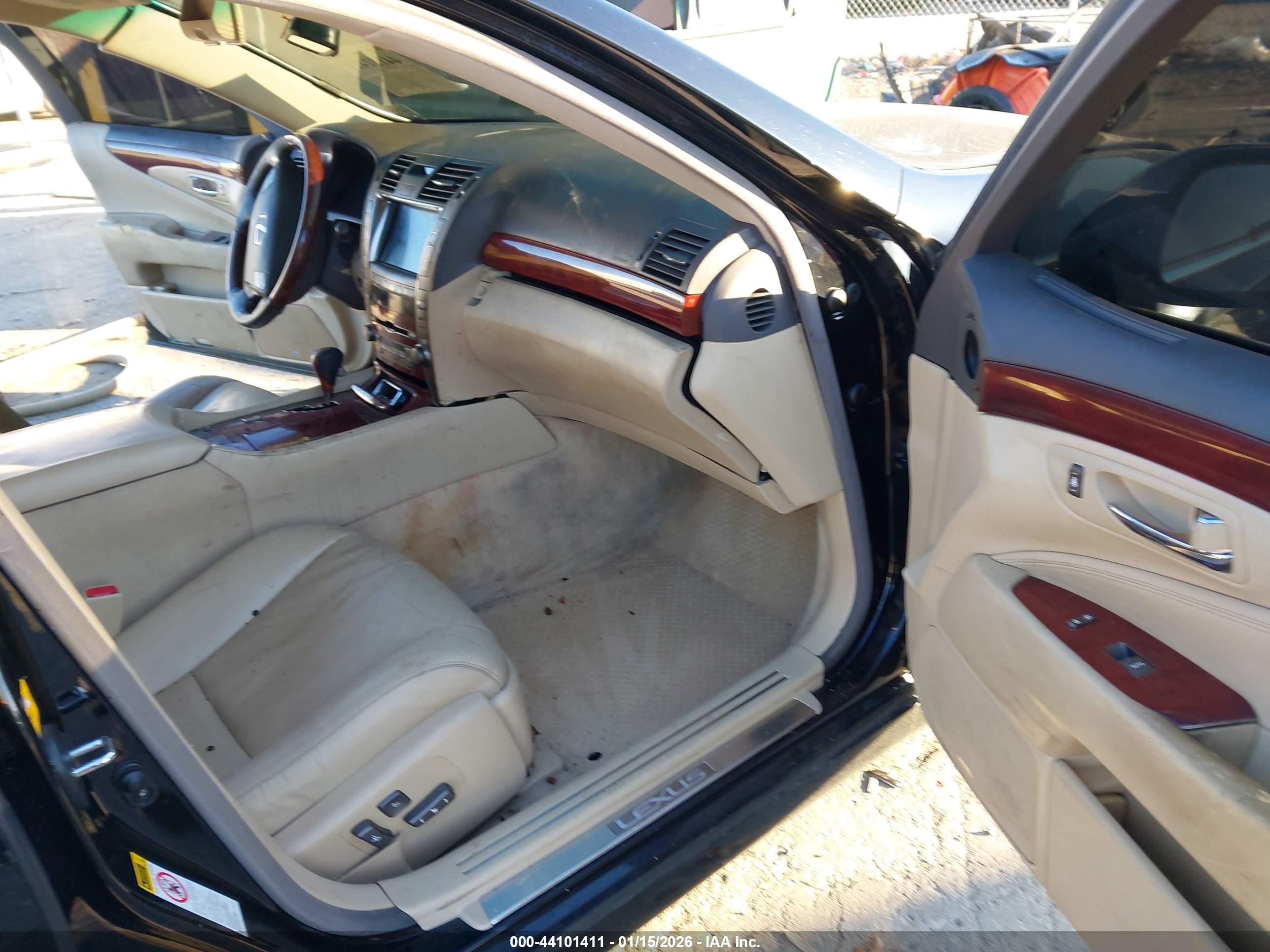 LEXUS LS image 5