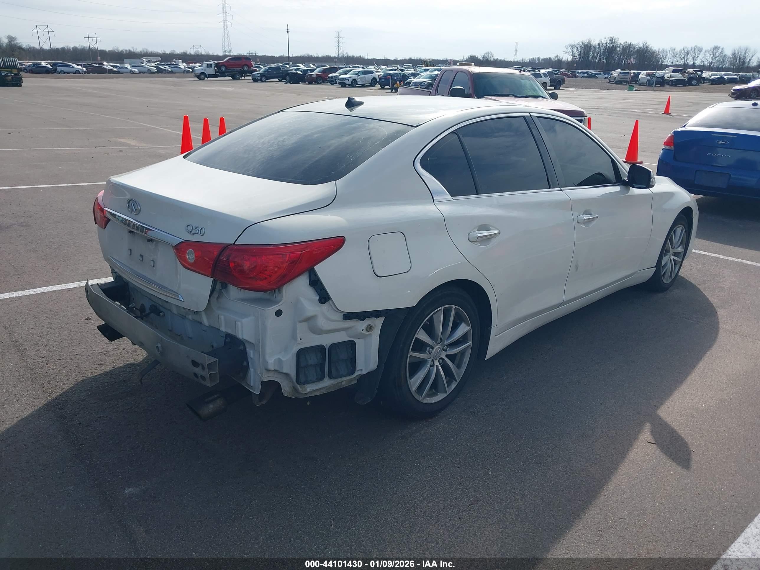 INFINITI Q50 image 4