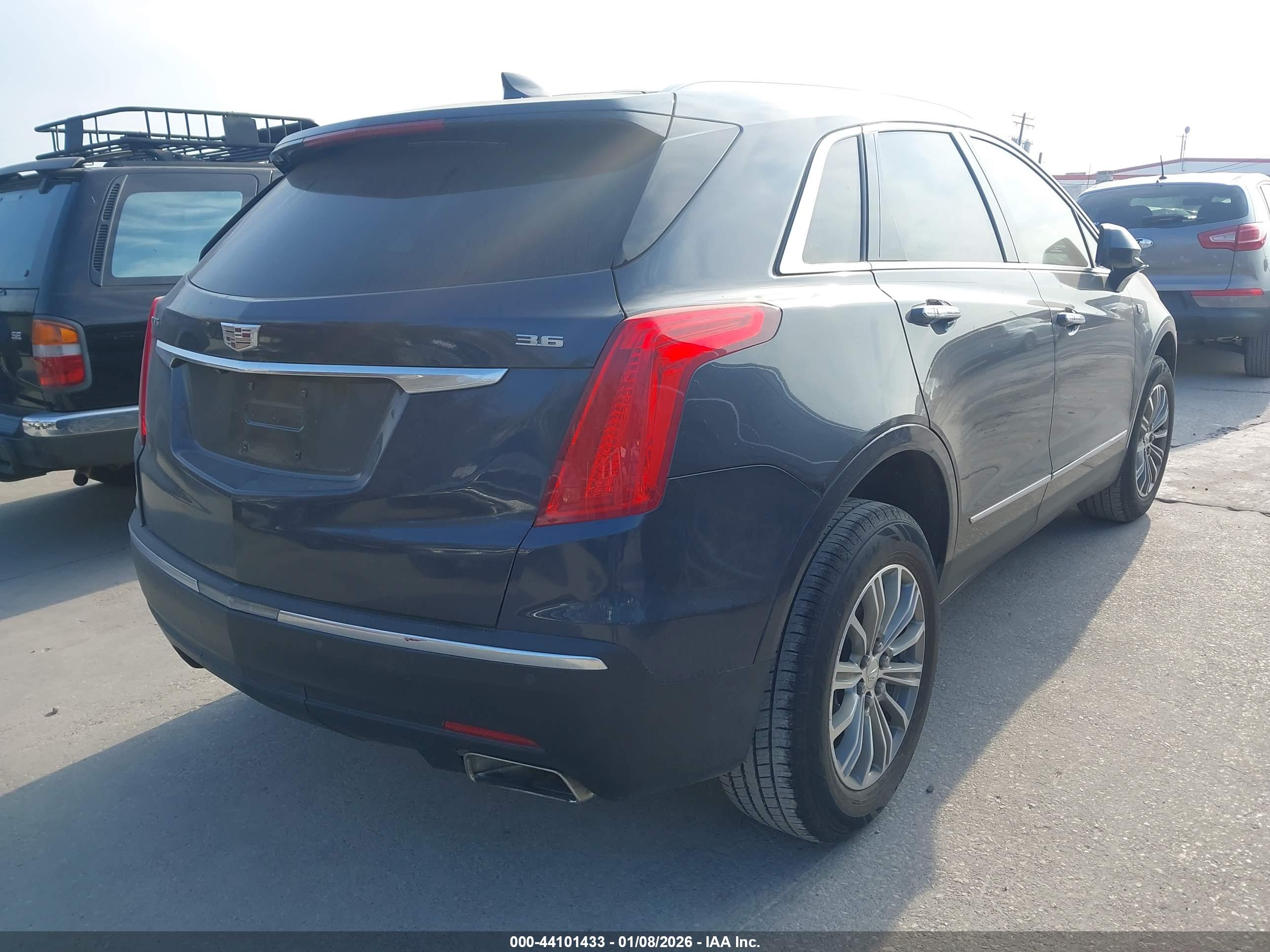 CADILLAC XT5 image 4