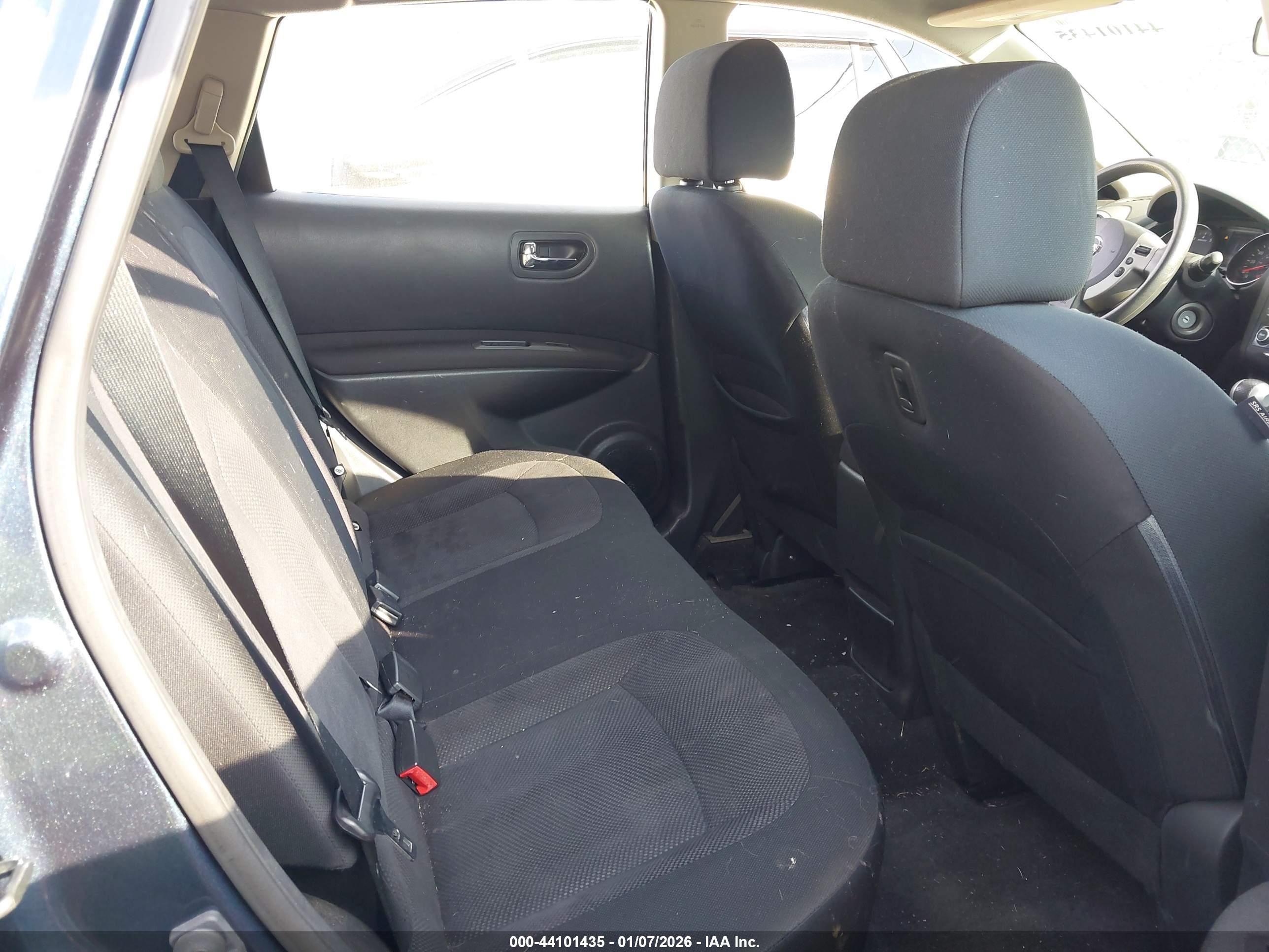 NISSAN ROGUE image 8