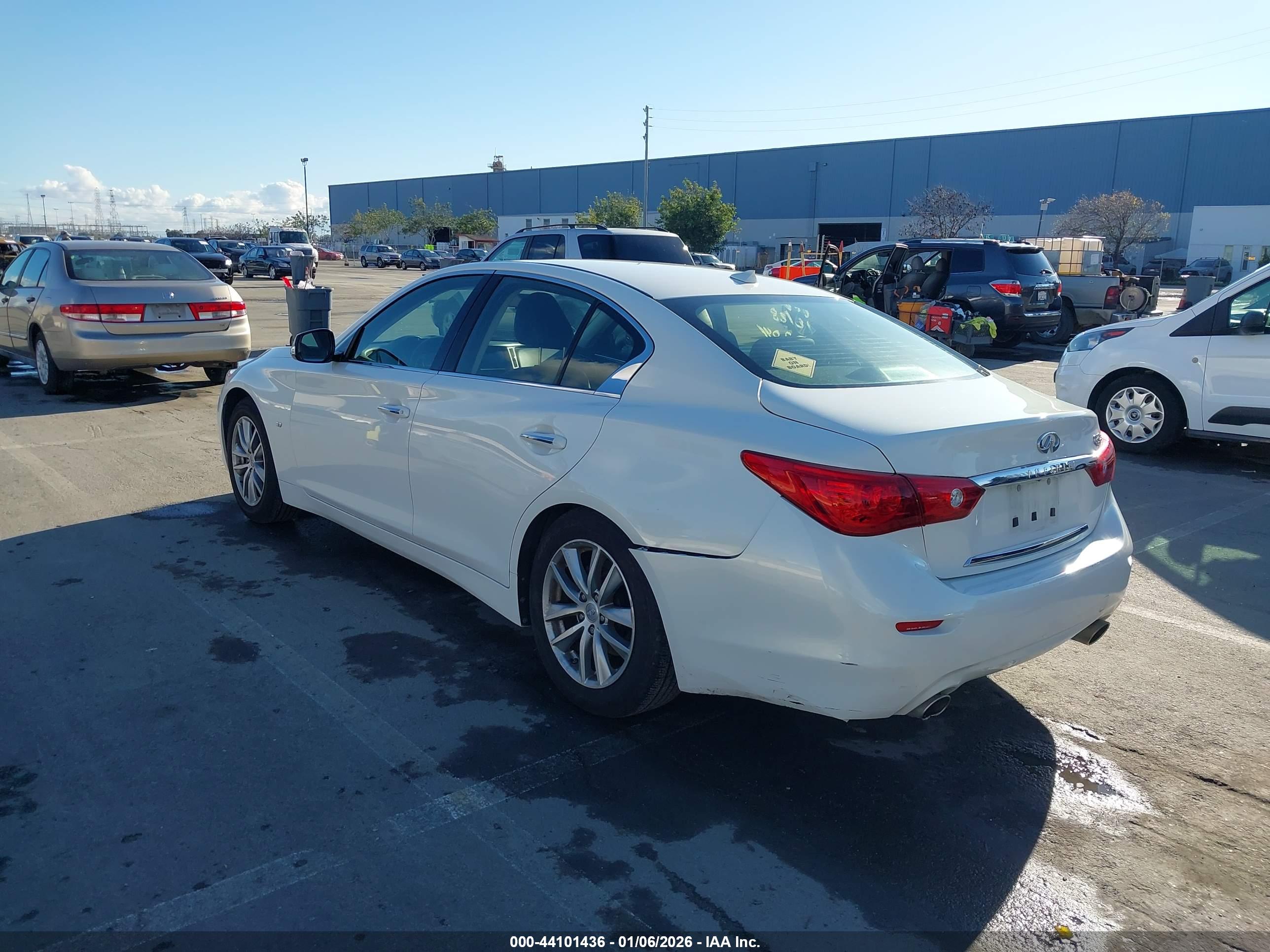 INFINITI Q50 image 3