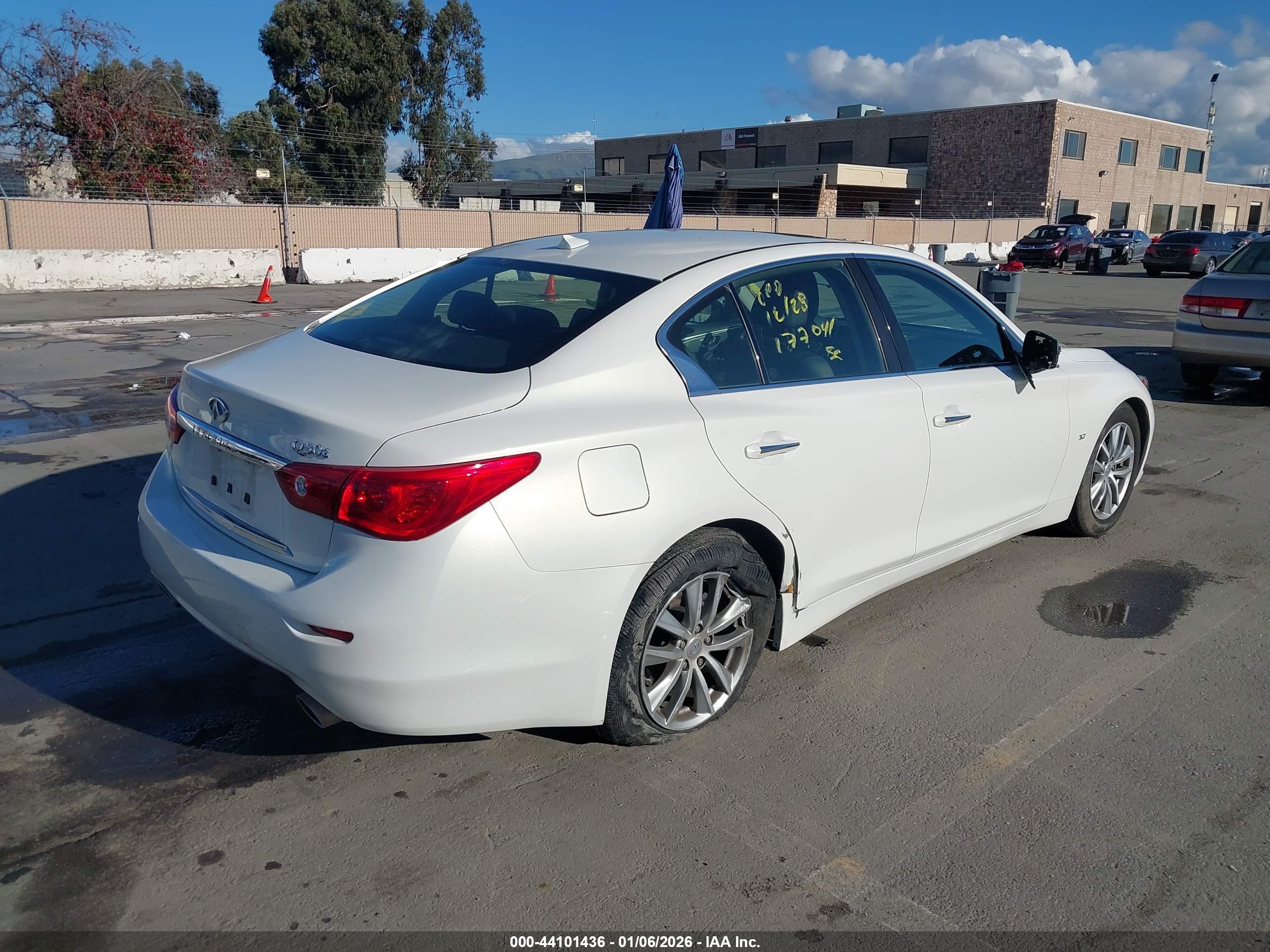 INFINITI Q50 image 4